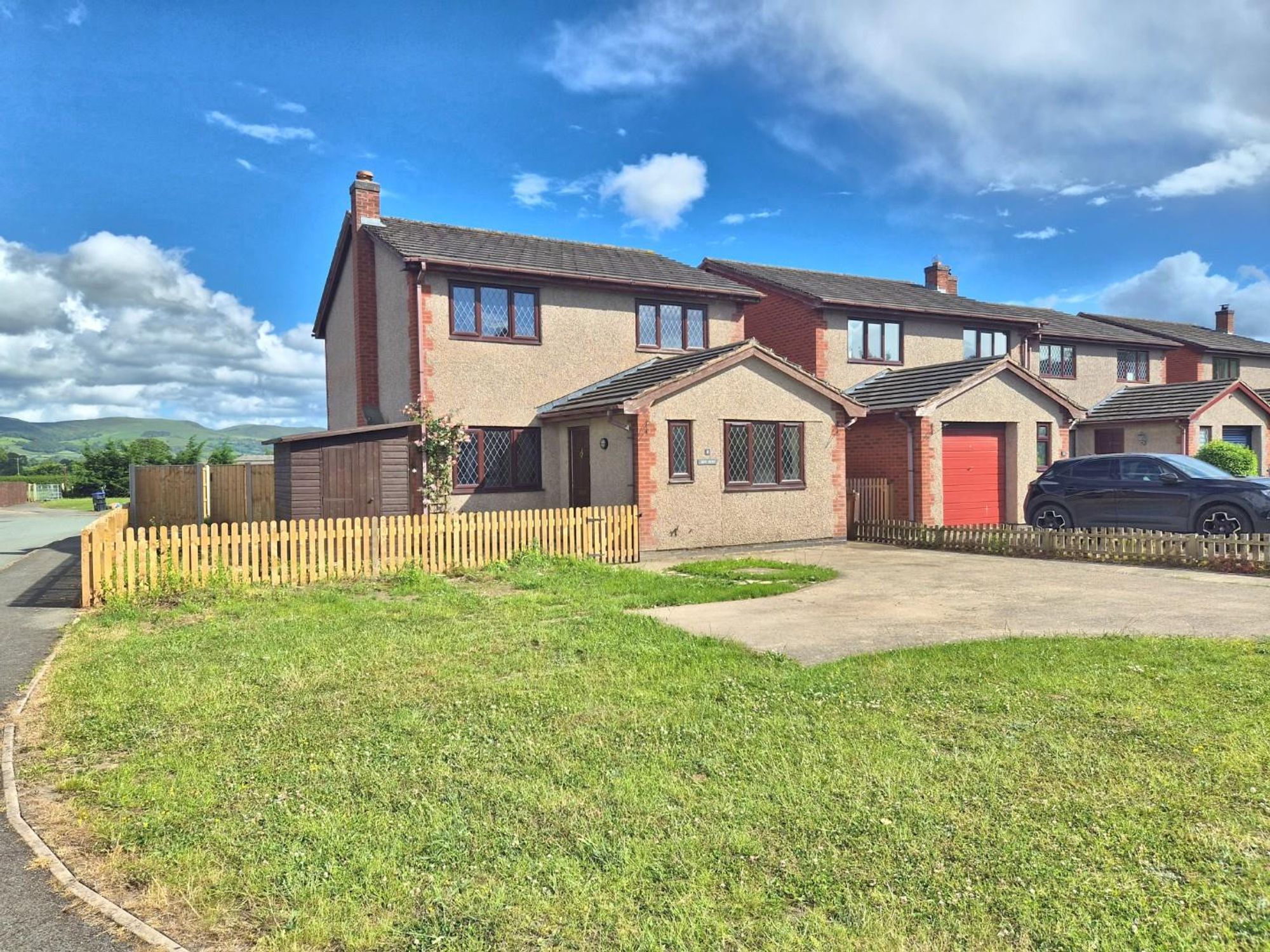 Ffordd Yr Orsaf, Rhewl, LL15