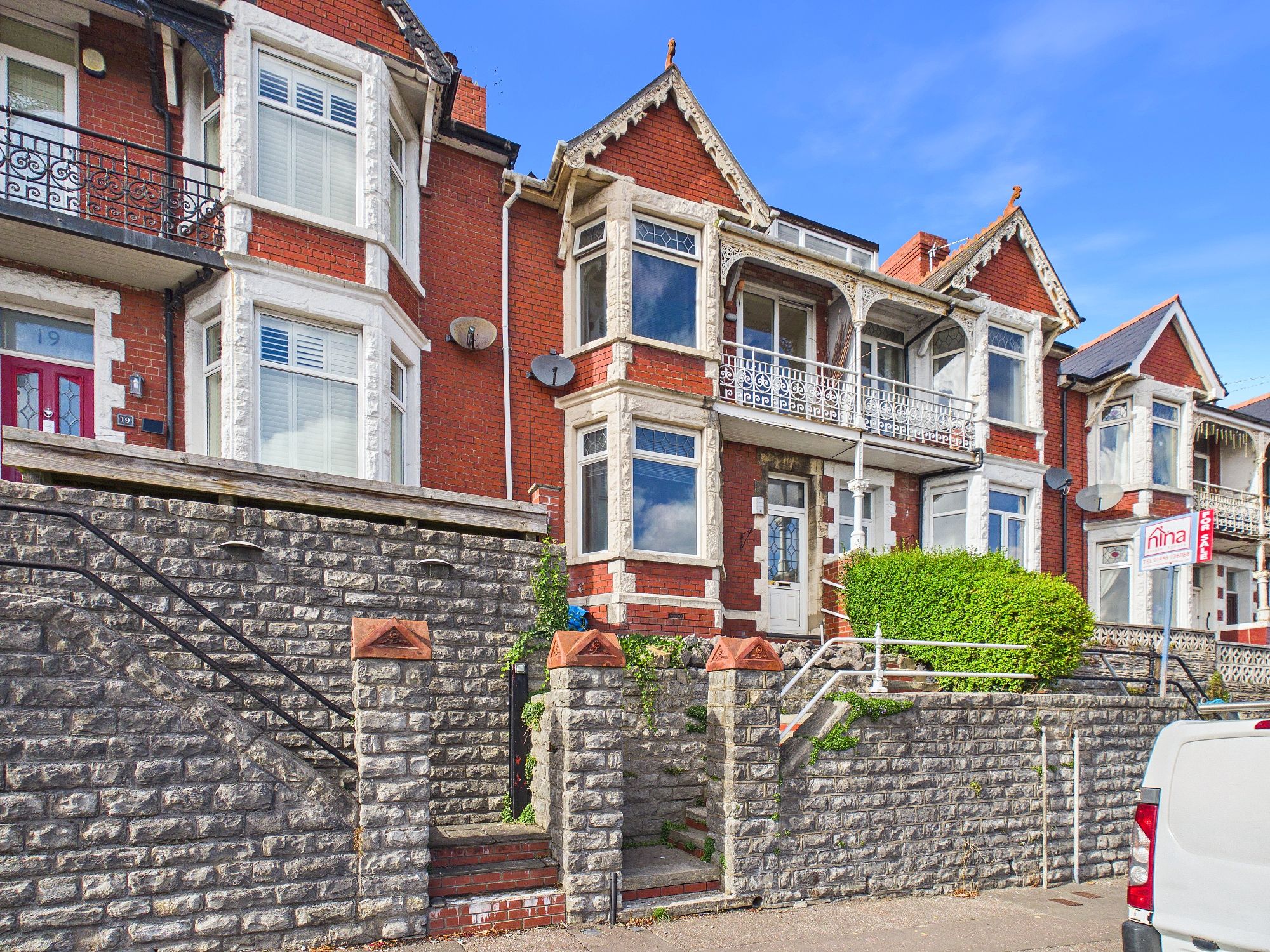 Park Avenue, Barry, CF62