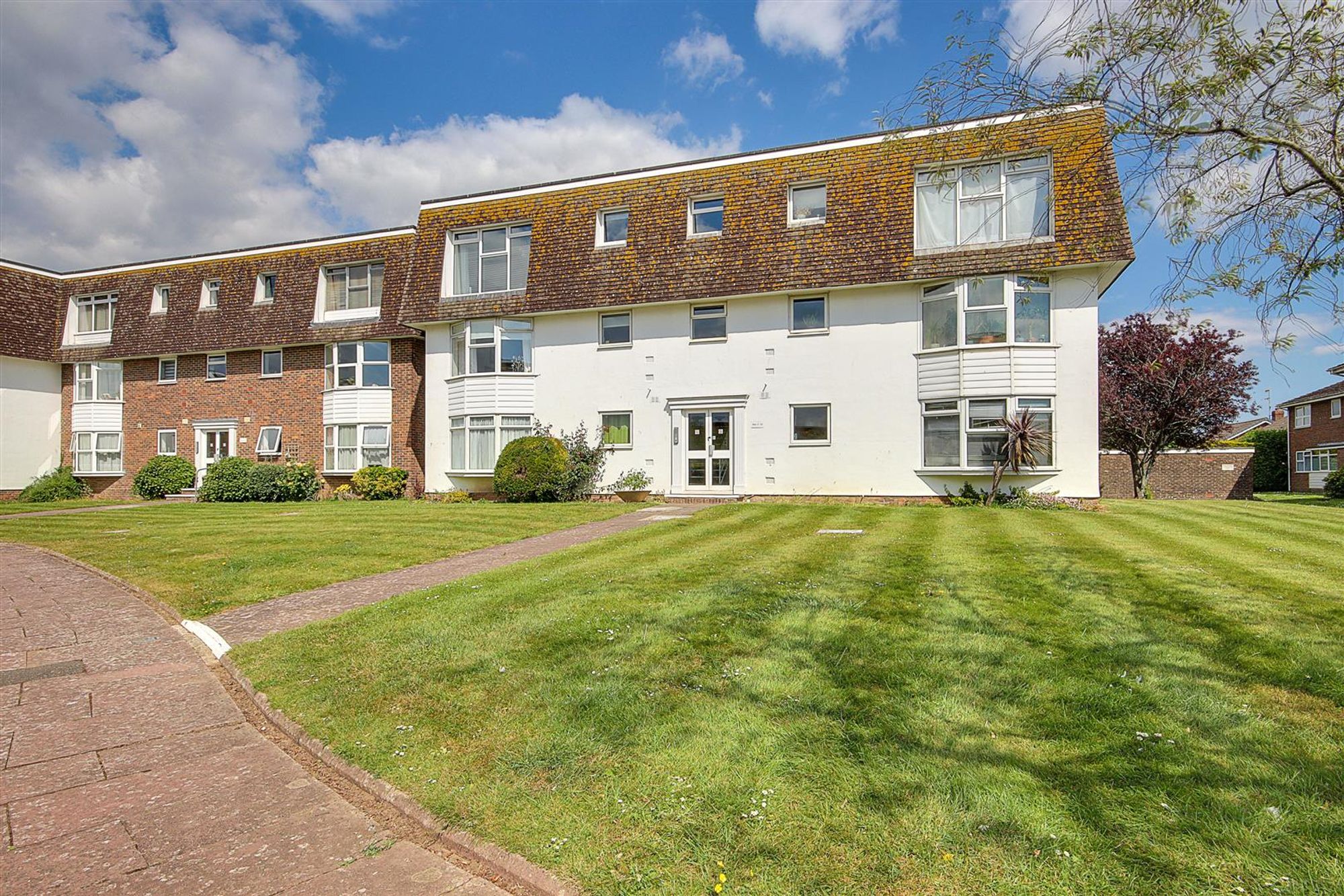 Flat | 4 Westlake Gardens, Worthing, BN13 1LF | Sold - Subject to Contract