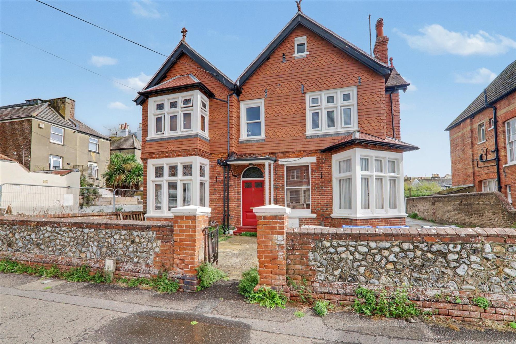 Flat | Flat 2, 18 Queens Road, Worthing, BN11 3LX | For Sale