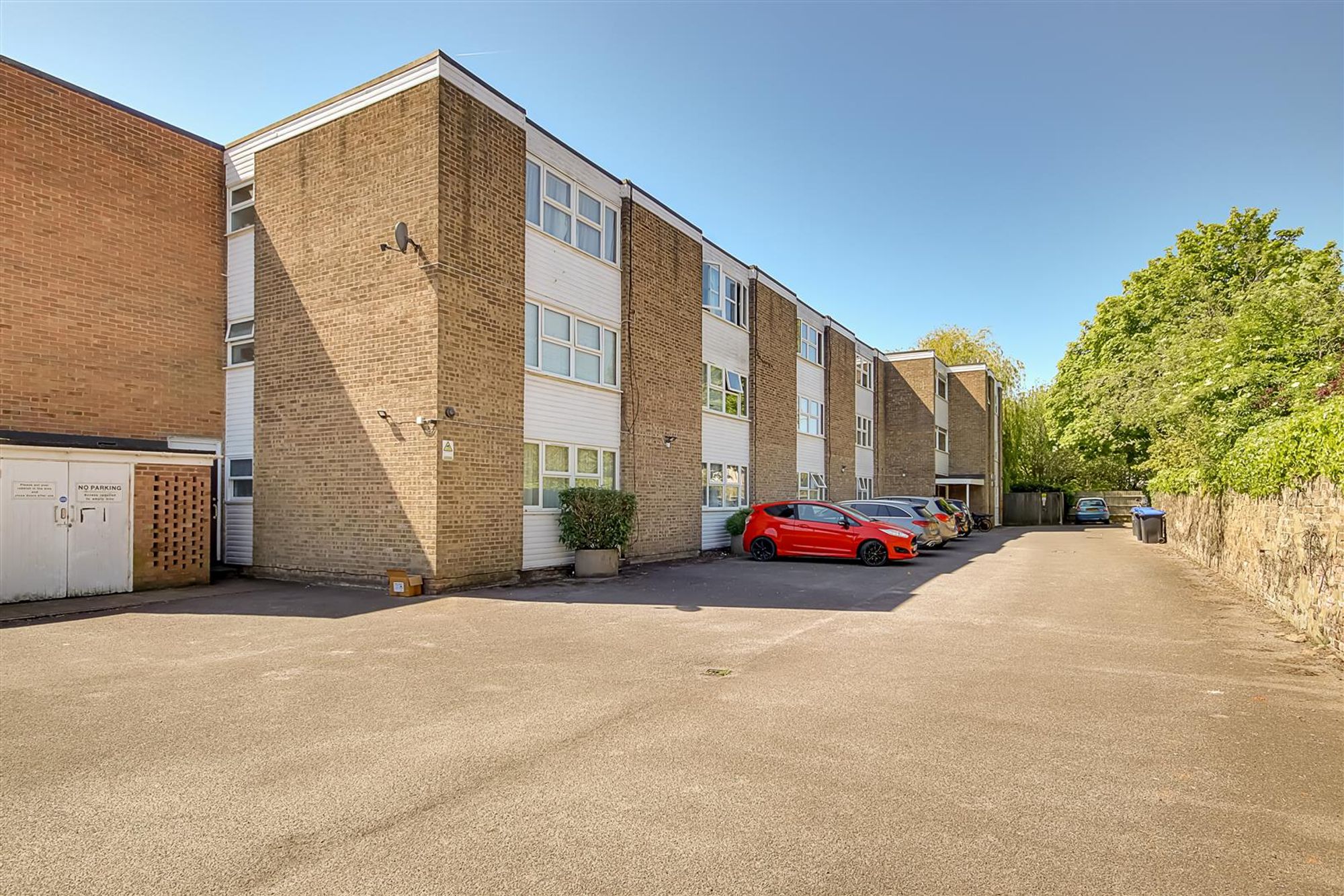 Apartment | 19 Carlyle House Bridge Road, Worthing, BN14 7BS | Sold - Subject to Contract