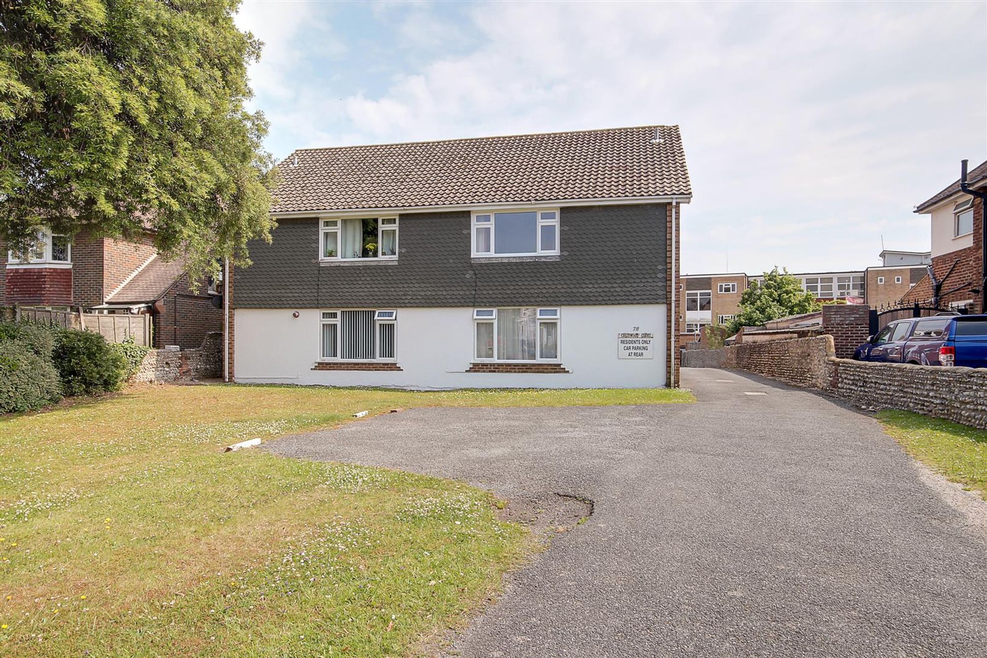 Apartment | Flat 7, Chesswood Court Chesswood Road, Worthing, BN11 2AH | Sold - Subject to Contract