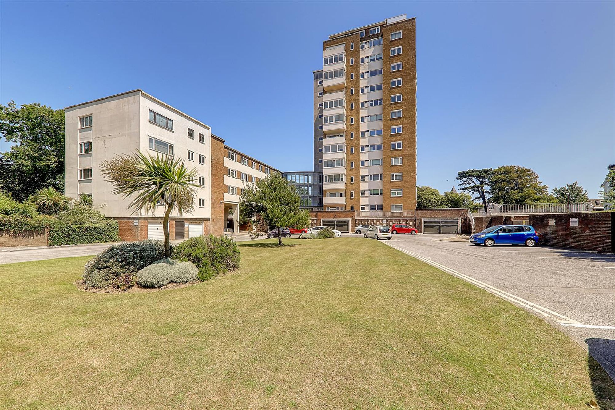 Apartment | 12 Manor Lea Boundary Road, Worthing, BN11 4RN | To Let