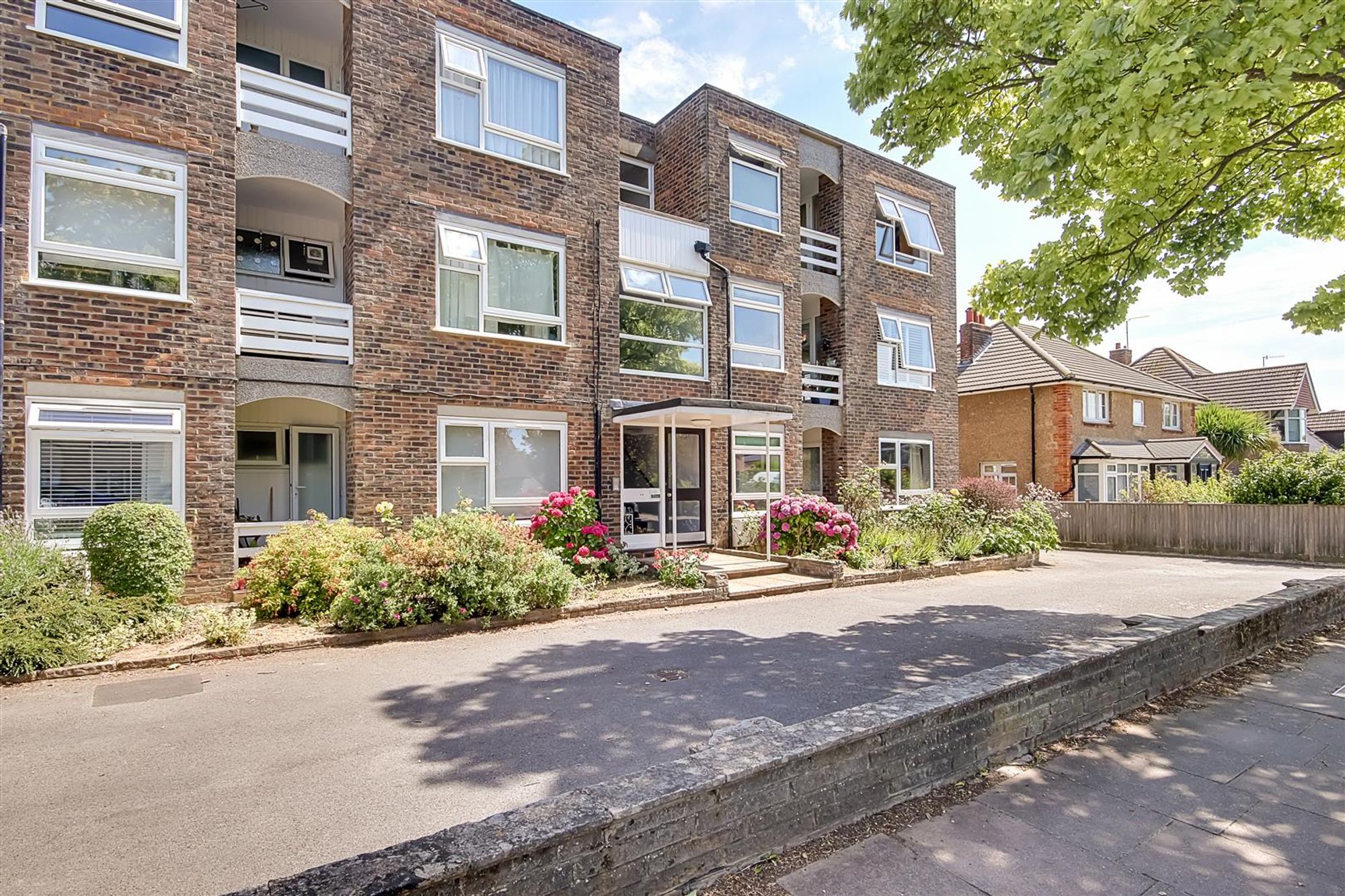 Flat | Flat 1, Wimborne Court Brooklyn Avenue, Worthing, BN11 5QW | Sold - Subject to Contract