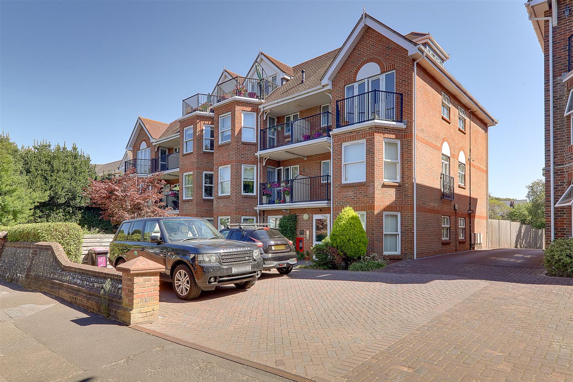 Apartment | Flat 14, Chatsworth Lodge 26-28 St. Botolphs Road, Worthing, BN11 4JE | For Sale