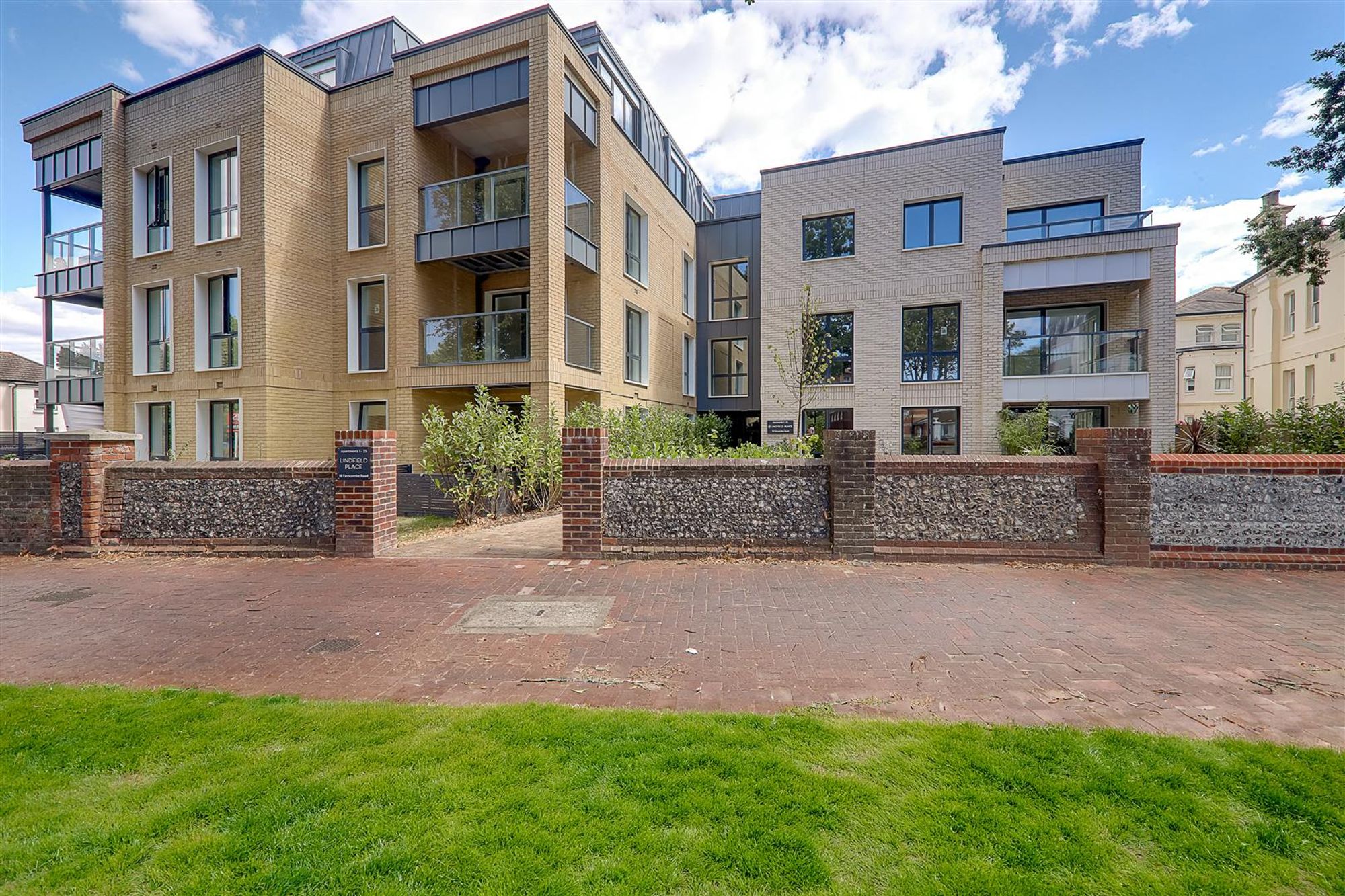 Flat | Flat 23, Lindfield Place, 18 Farncombe Road, Worthing, BN11 2FQ | For Sale