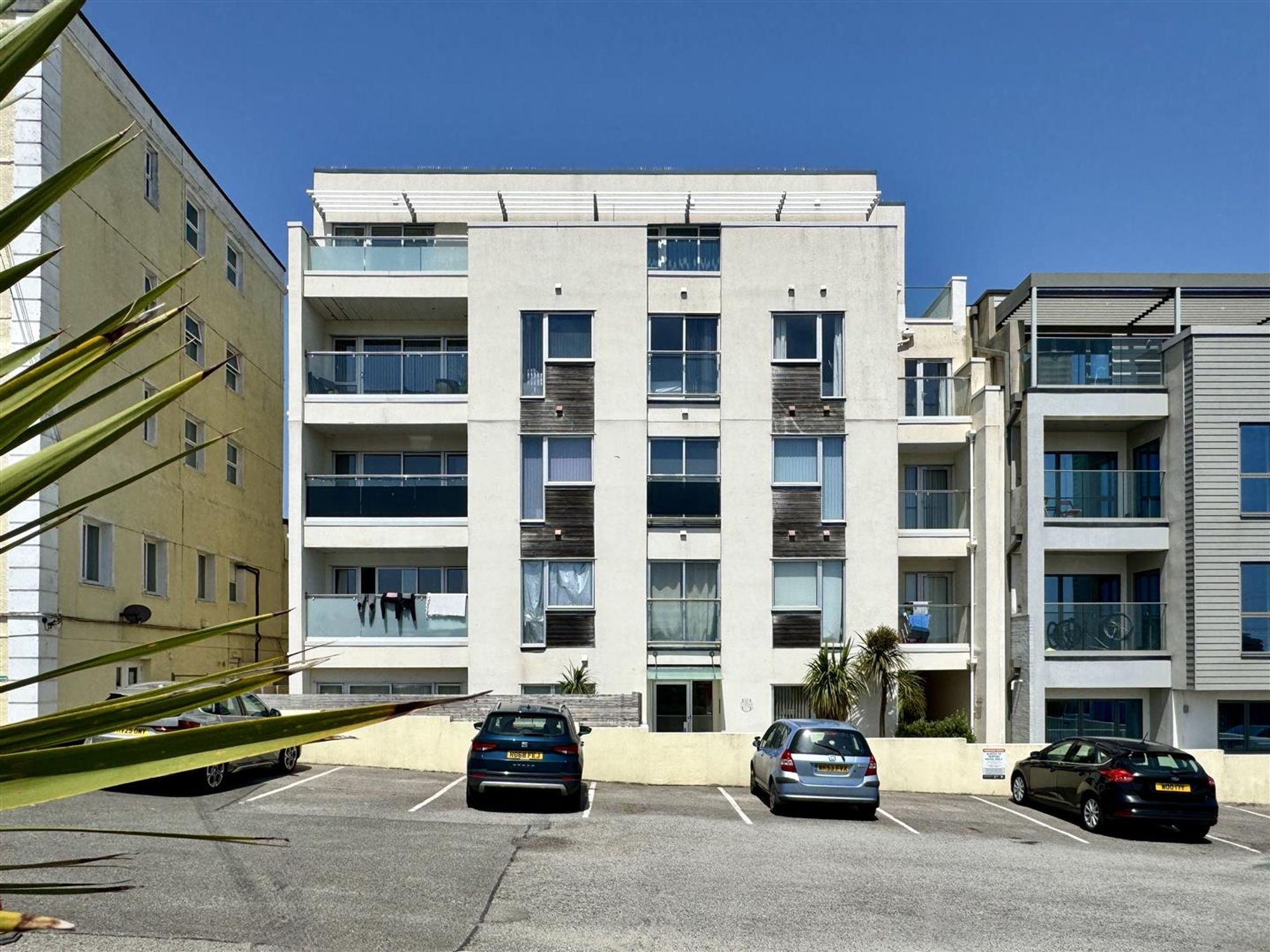 Pentire Avenue, Newquay, TR7