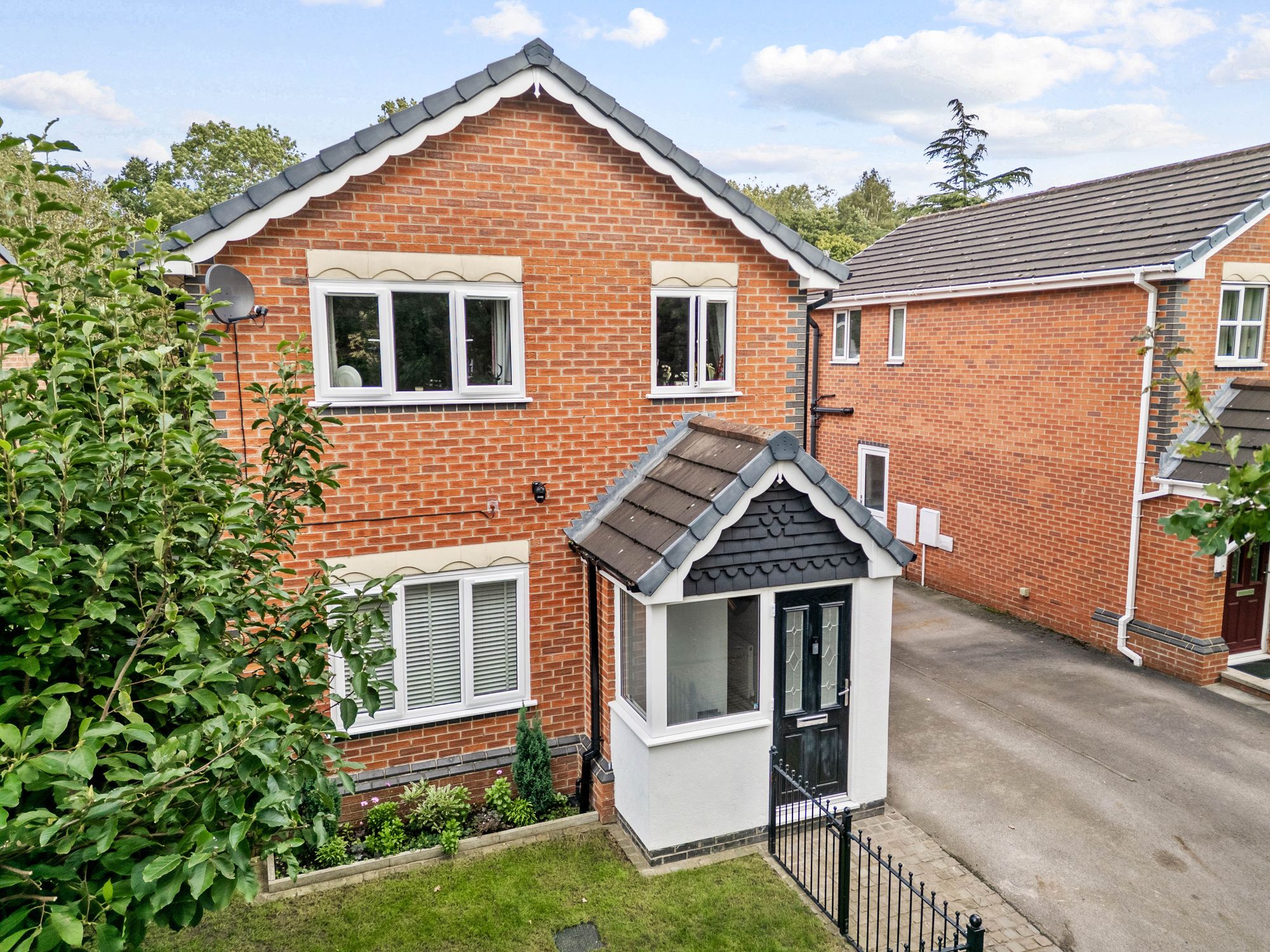Keckwick Lane, Daresbury, WA4