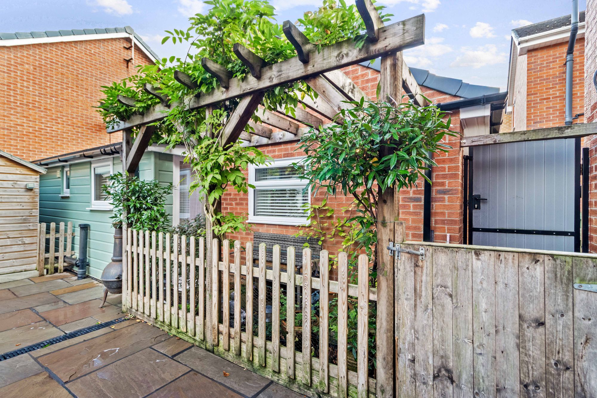 Keckwick Lane, Daresbury, WA4