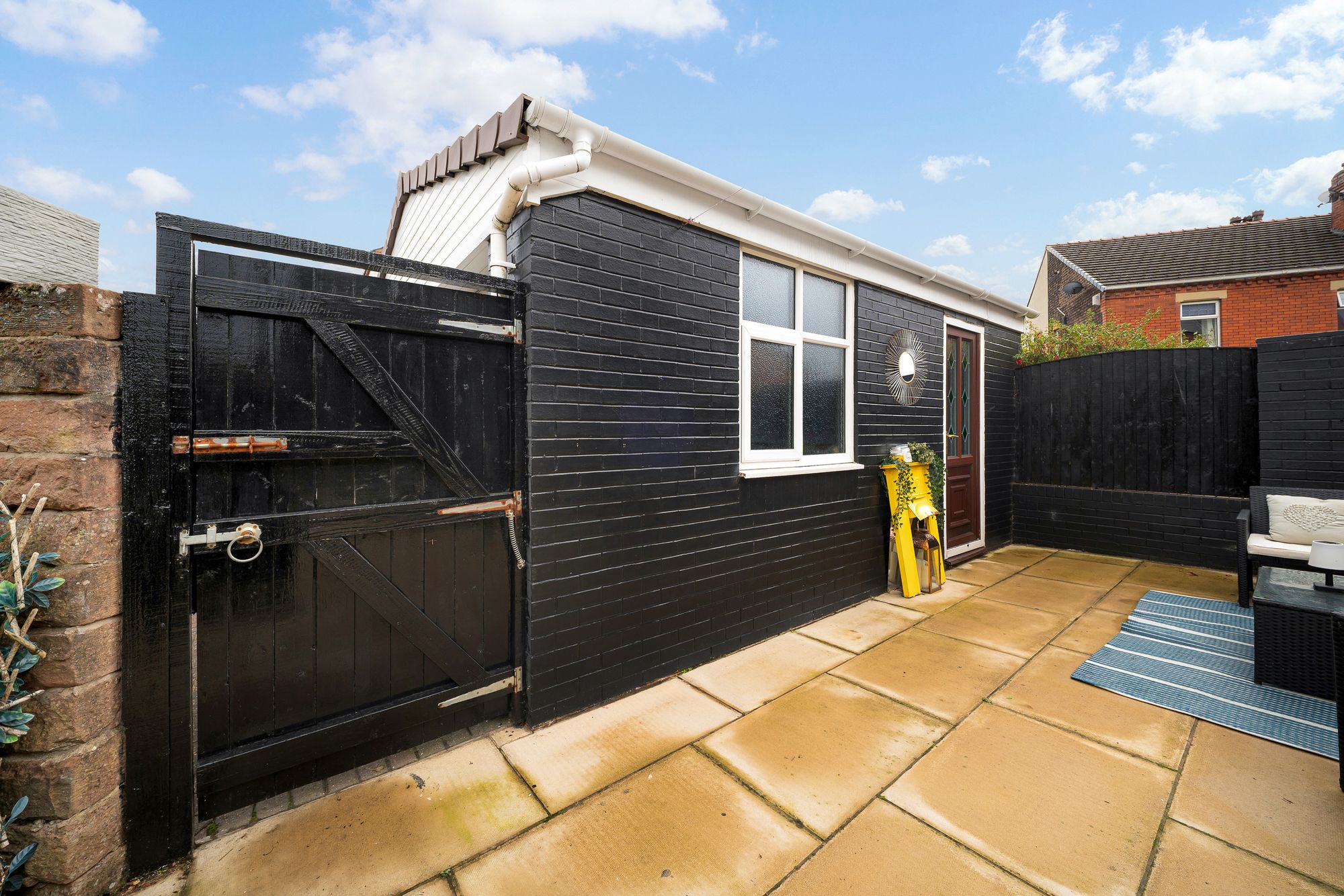Birchfield Road, Widnes, WA8