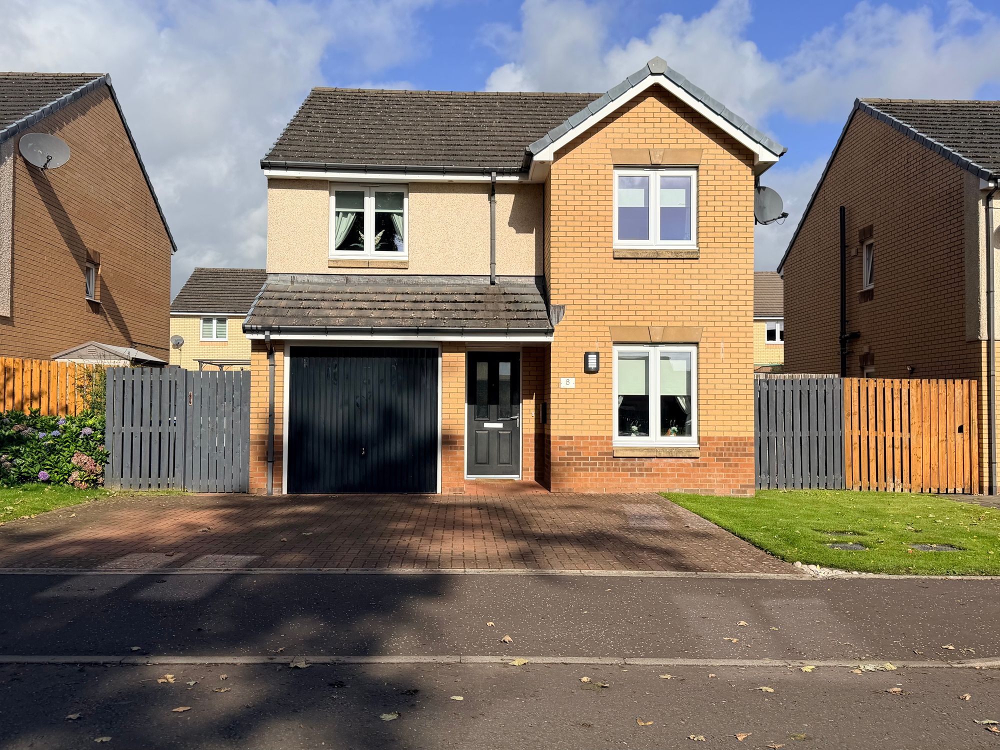 8 Fallow Grove, Cambuslang