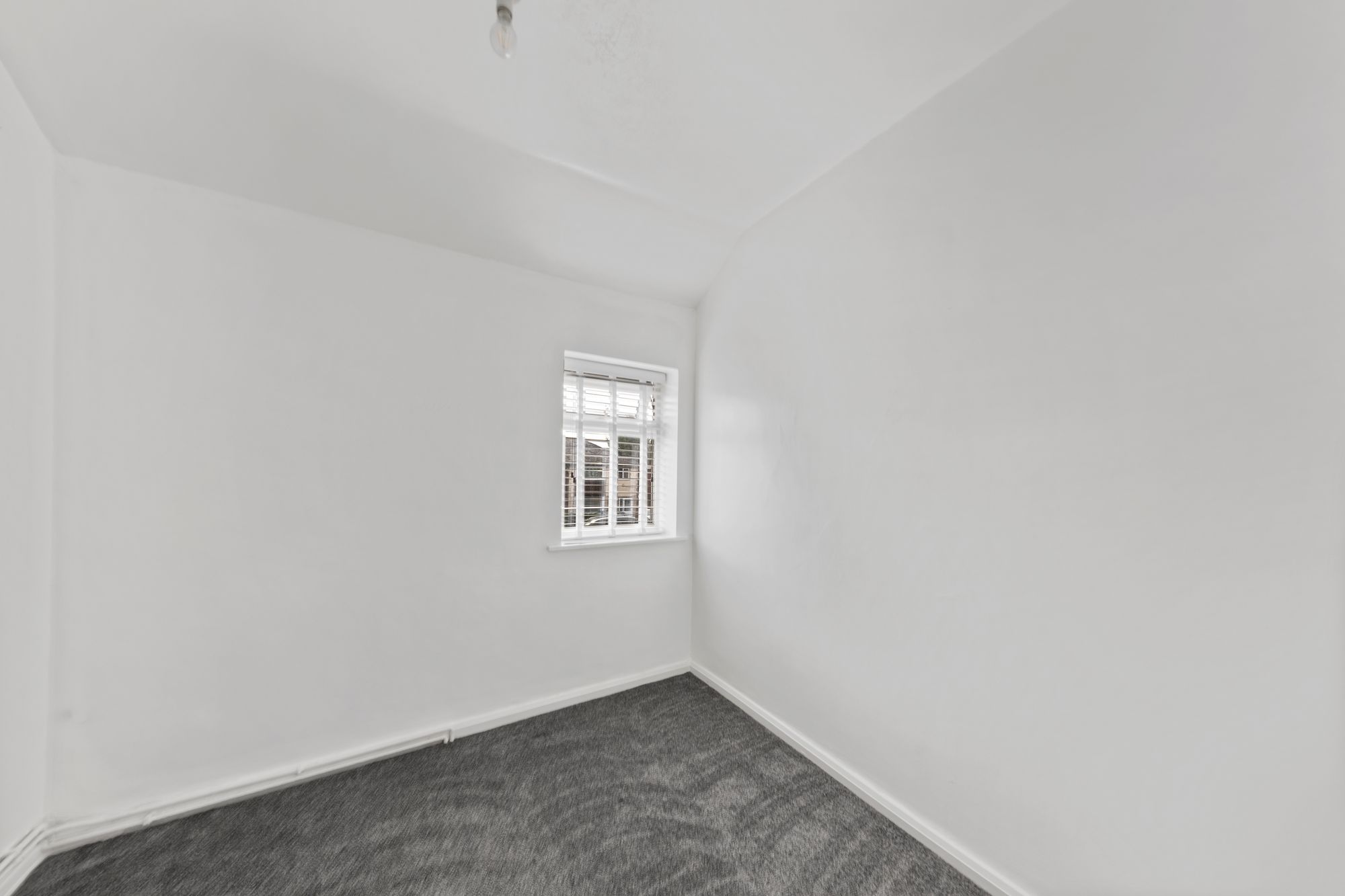 Capesthorne Road, Warrington, WA2