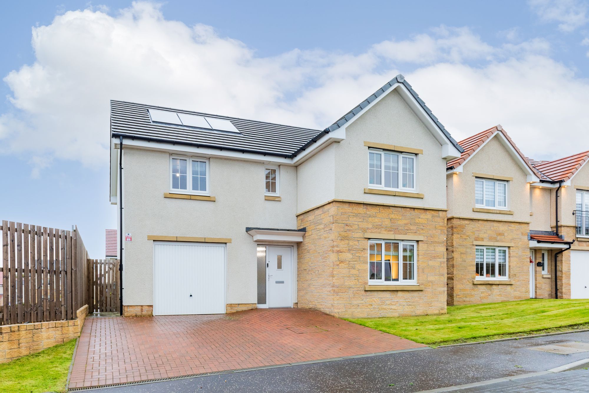 45 Cleek Avenue, Gartcosh