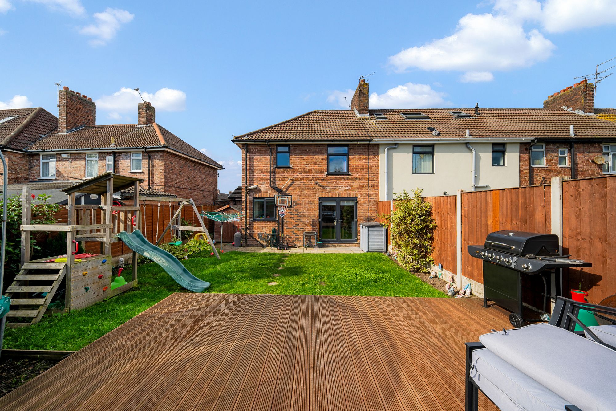 Dovecot Avenue, Liverpool, L14
