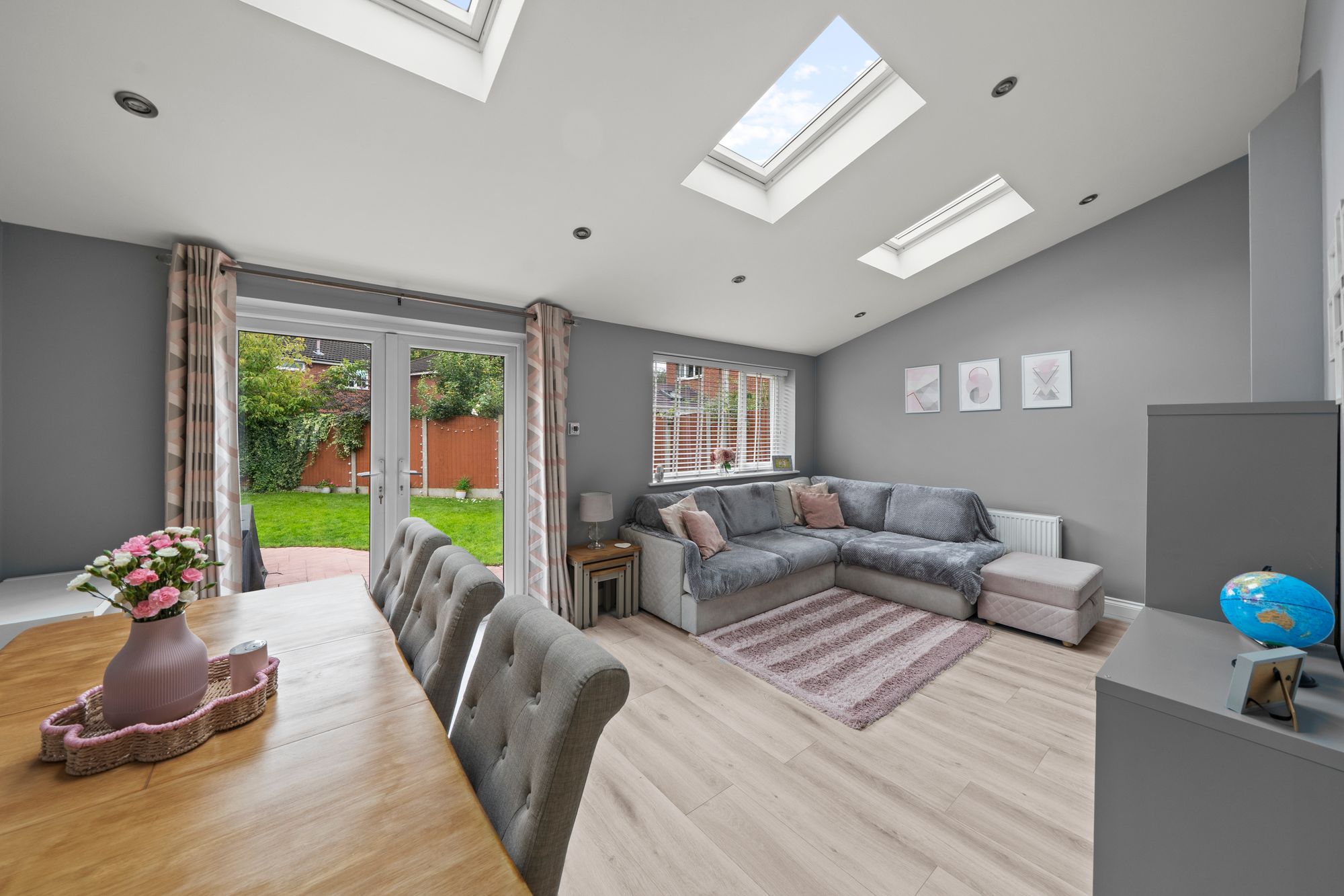 Gresford Close, Callands, WA5