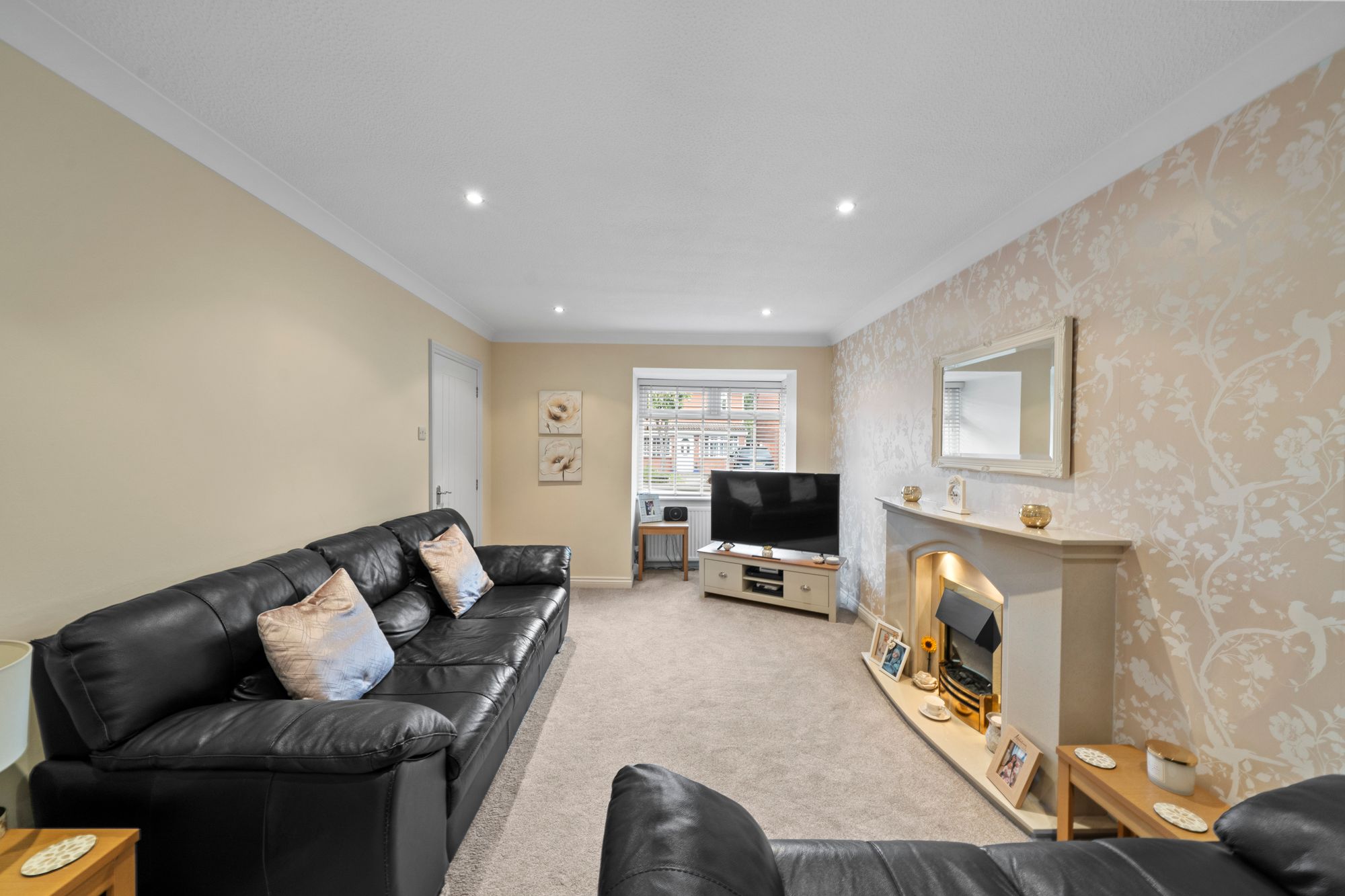 Gresford Close, Callands, WA5