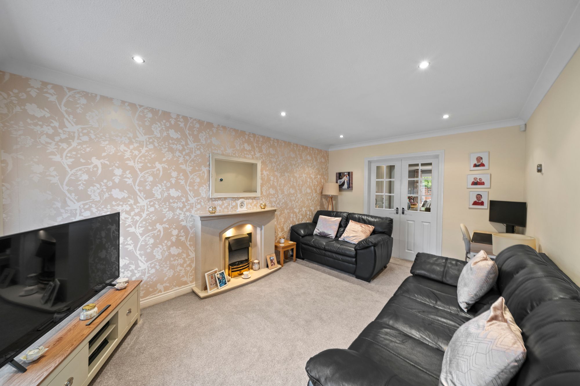 Gresford Close, Callands, WA5