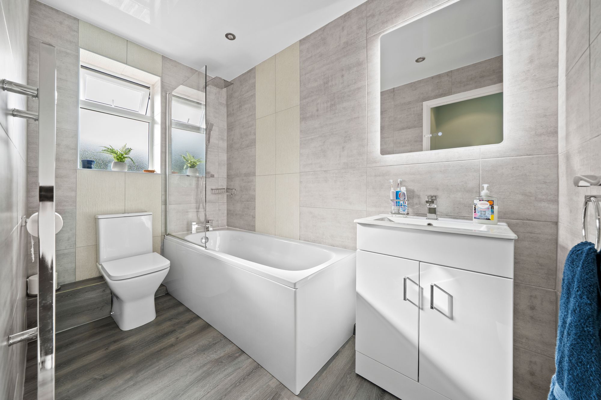 Gresford Close, Callands, WA5