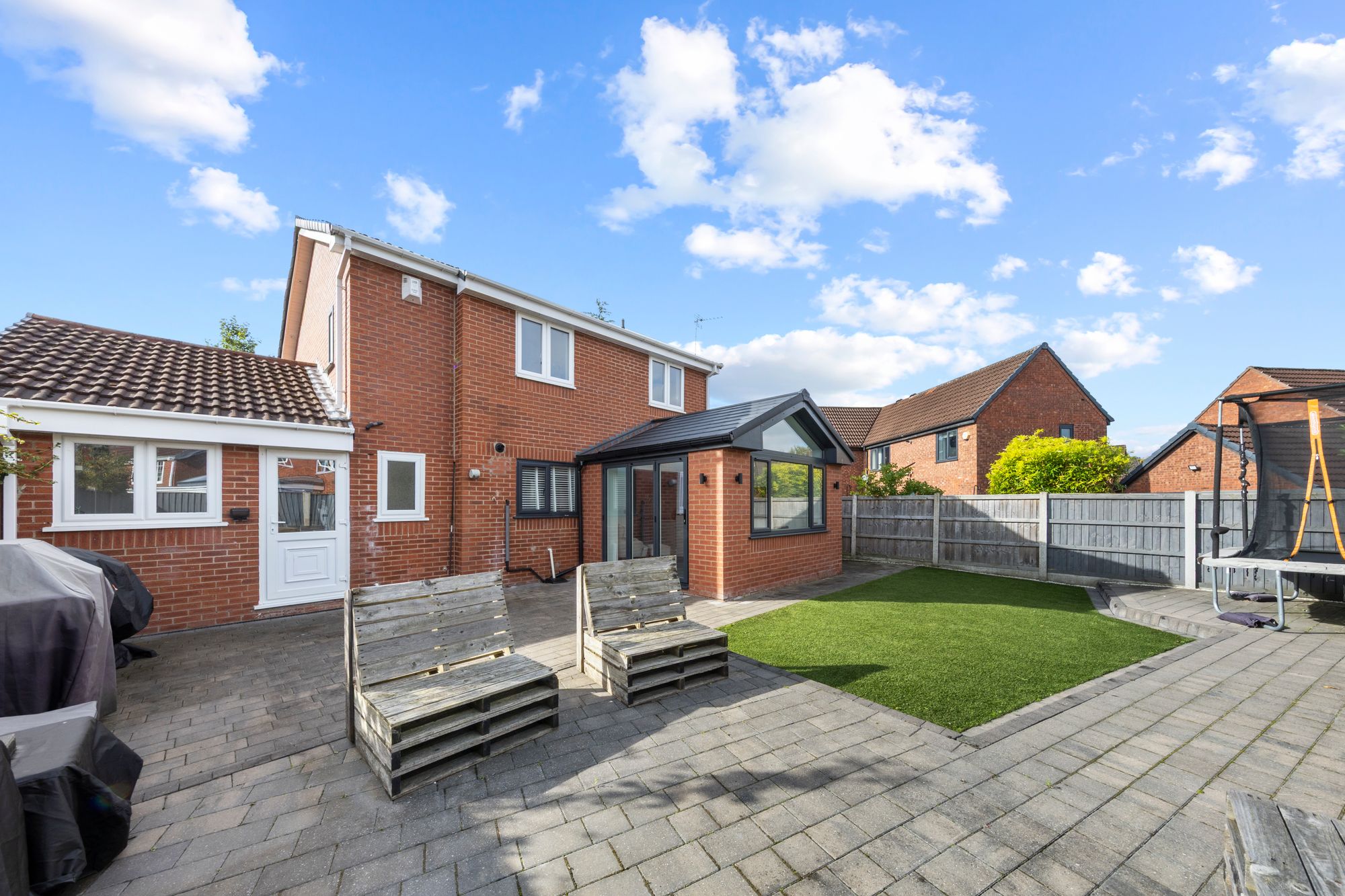 Oban Grove, Fearnhead, WA2