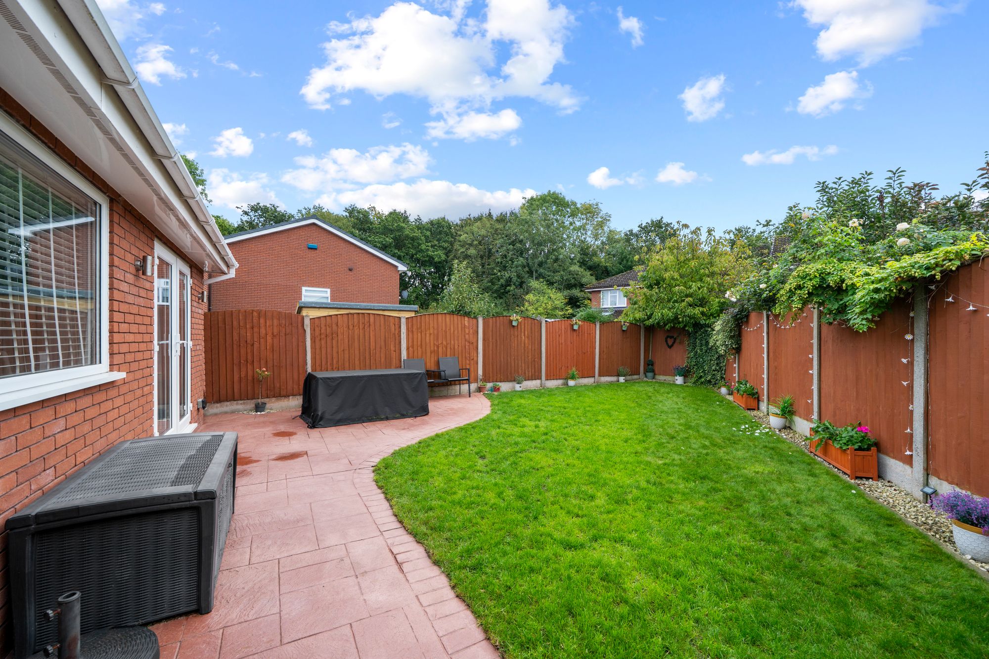 Gresford Close, Callands, WA5