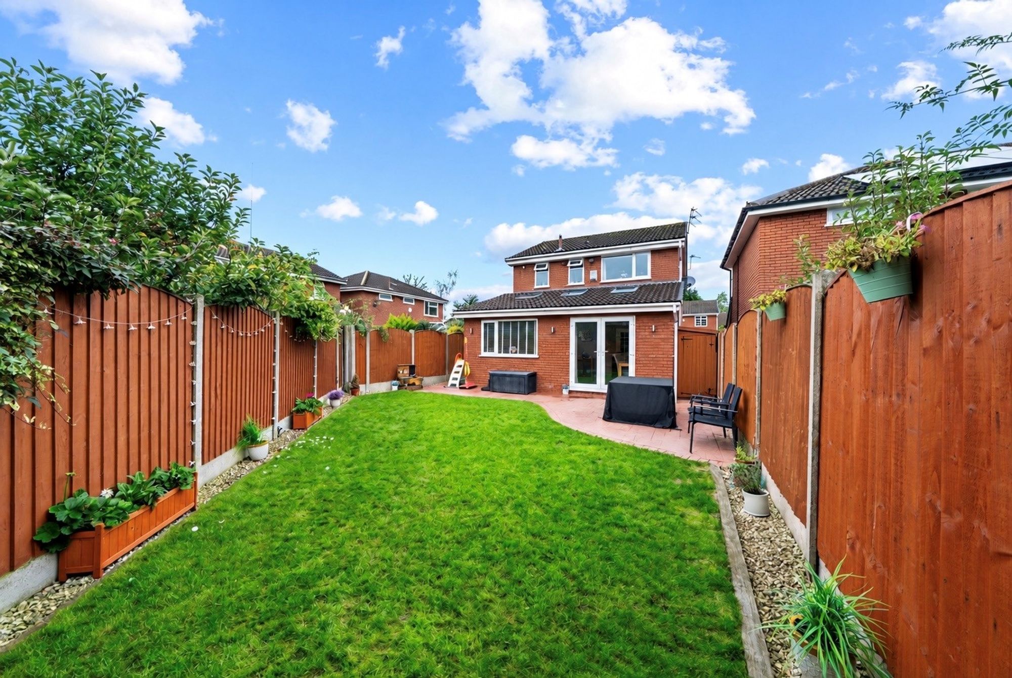 Gresford Close, Callands, WA5