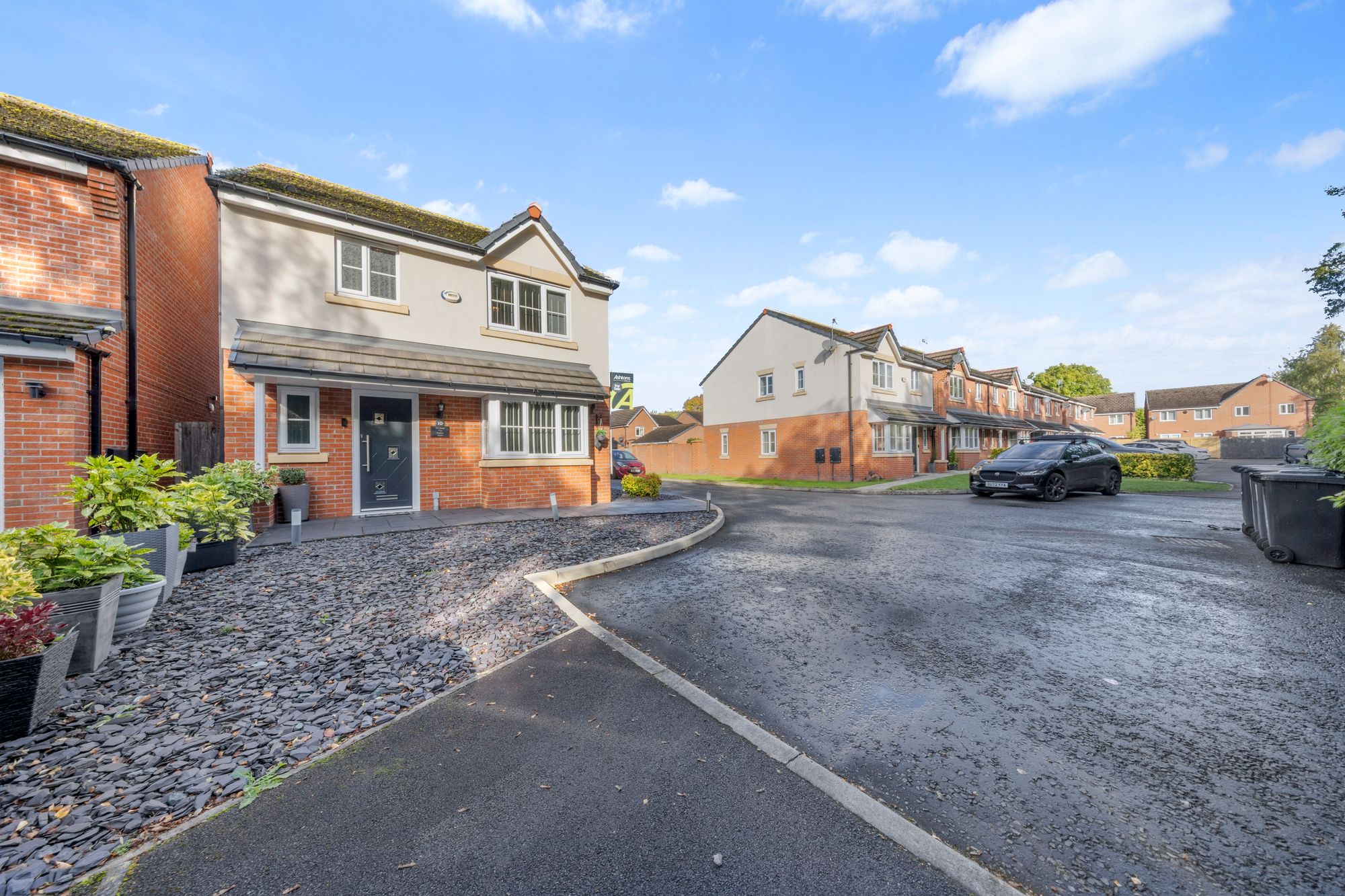 Doulton Close, Warrington, WA4