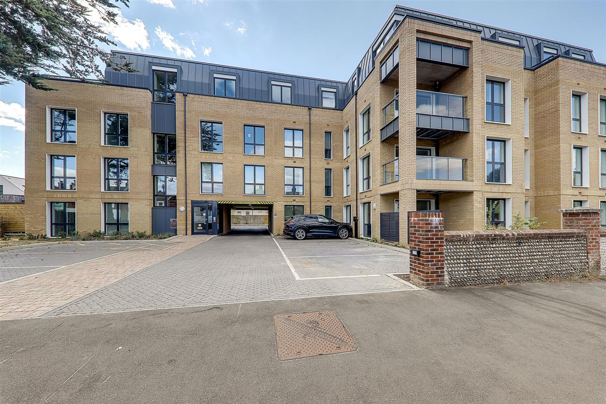 Flat | Flat 24, Lindfield Place, 18 Farncombe Road, Worthing, BN11 2FQ | For Sale