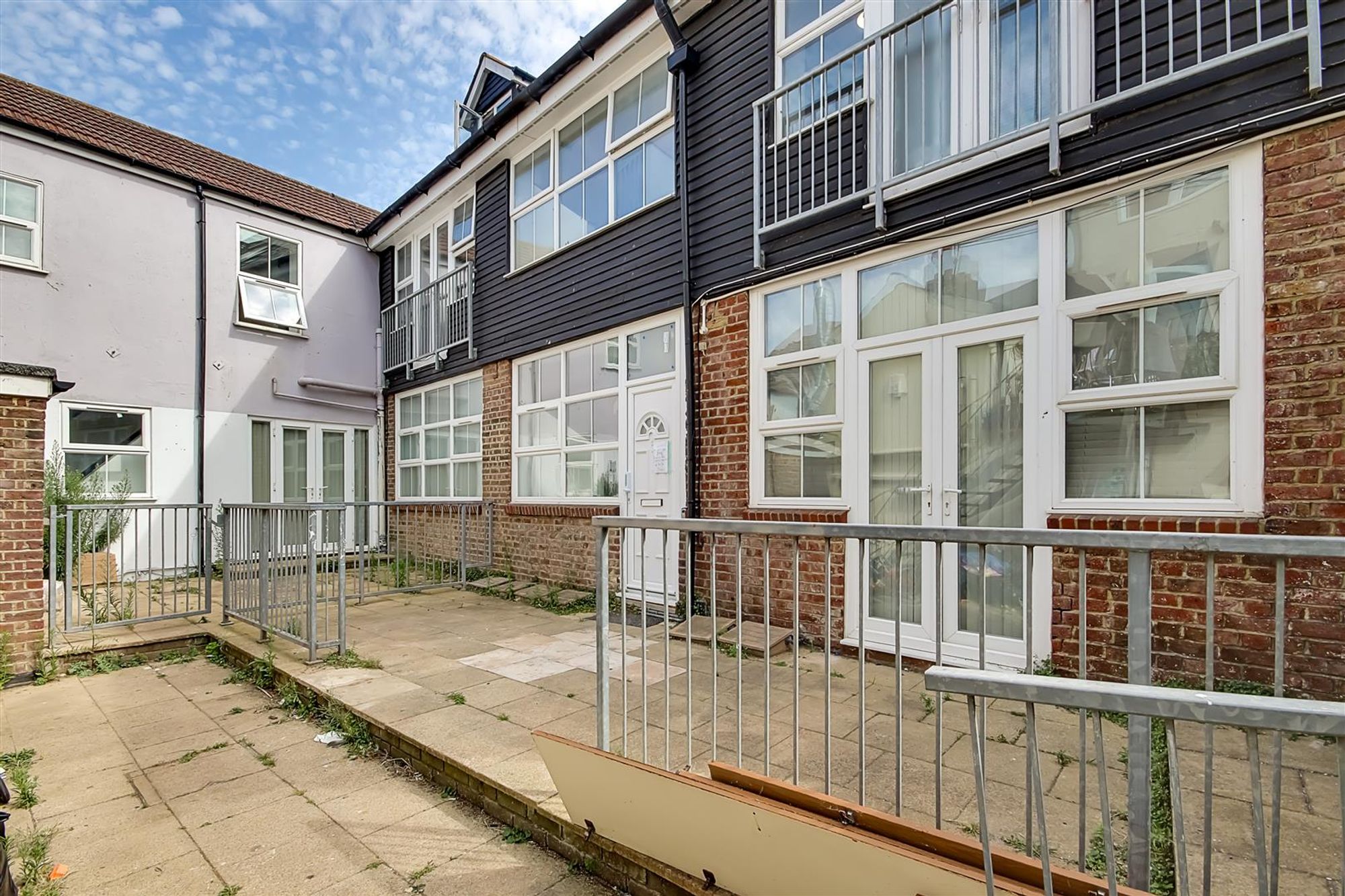 House | Room 1, Flat 5, 26A North Street, Worthing, BN11 1DU | To Let