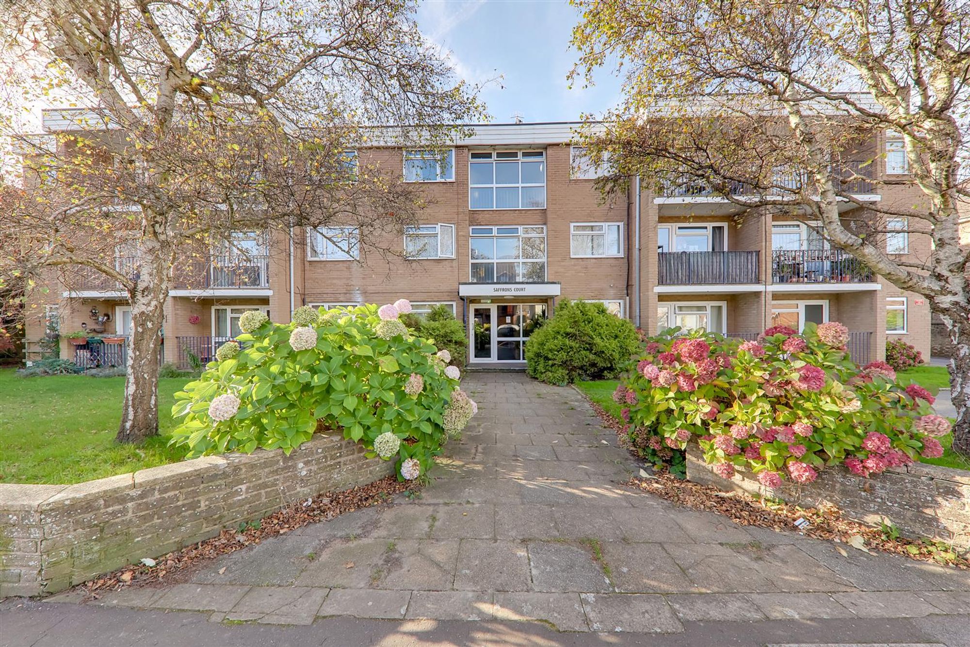 Flat | Flat 11, Saffrons Court Downview Road, Worthing, BN11 4PR | To Let