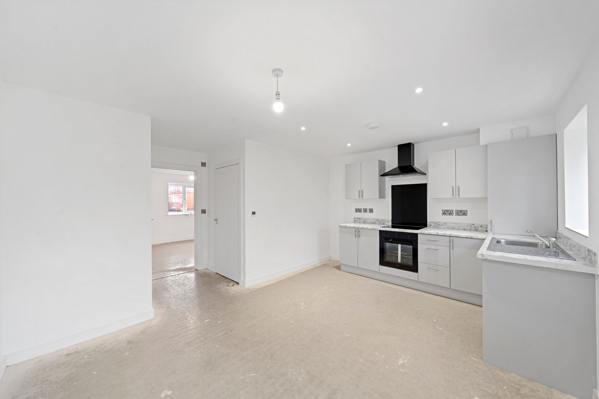 Halis Court, Hale Village, L24