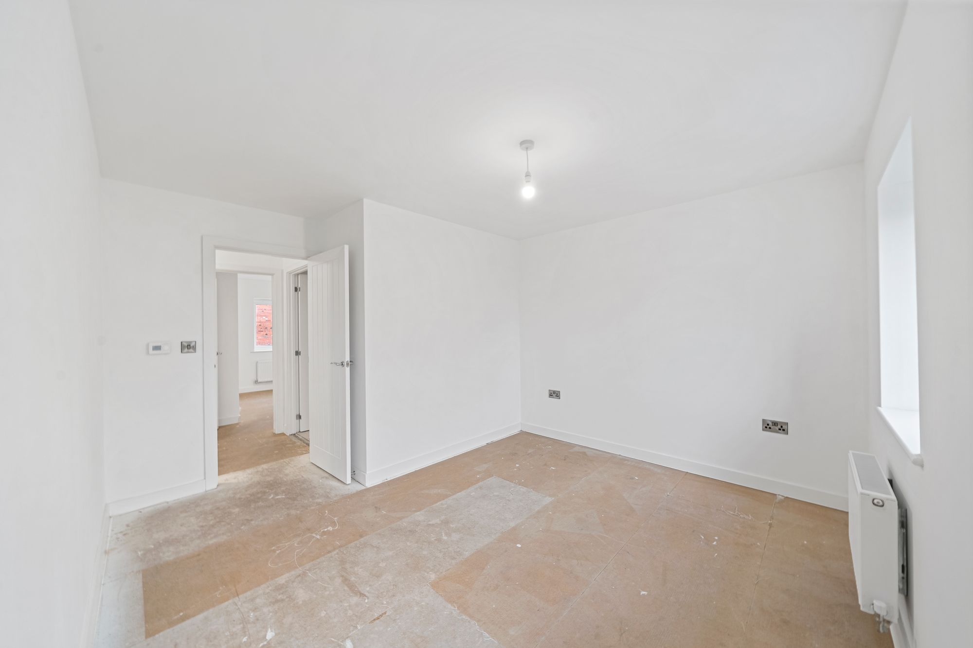 Halis Court, Hale Village, L24