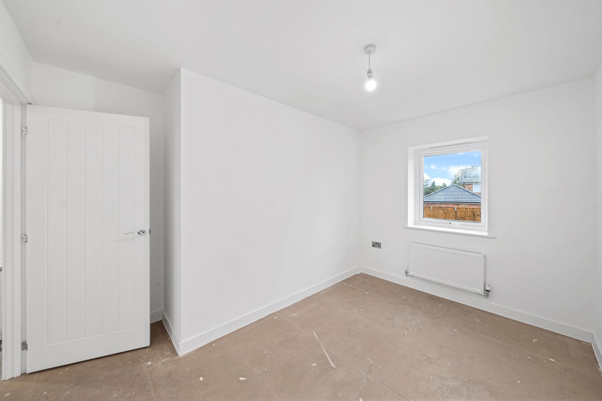 Halis Court, Hale Village, L24