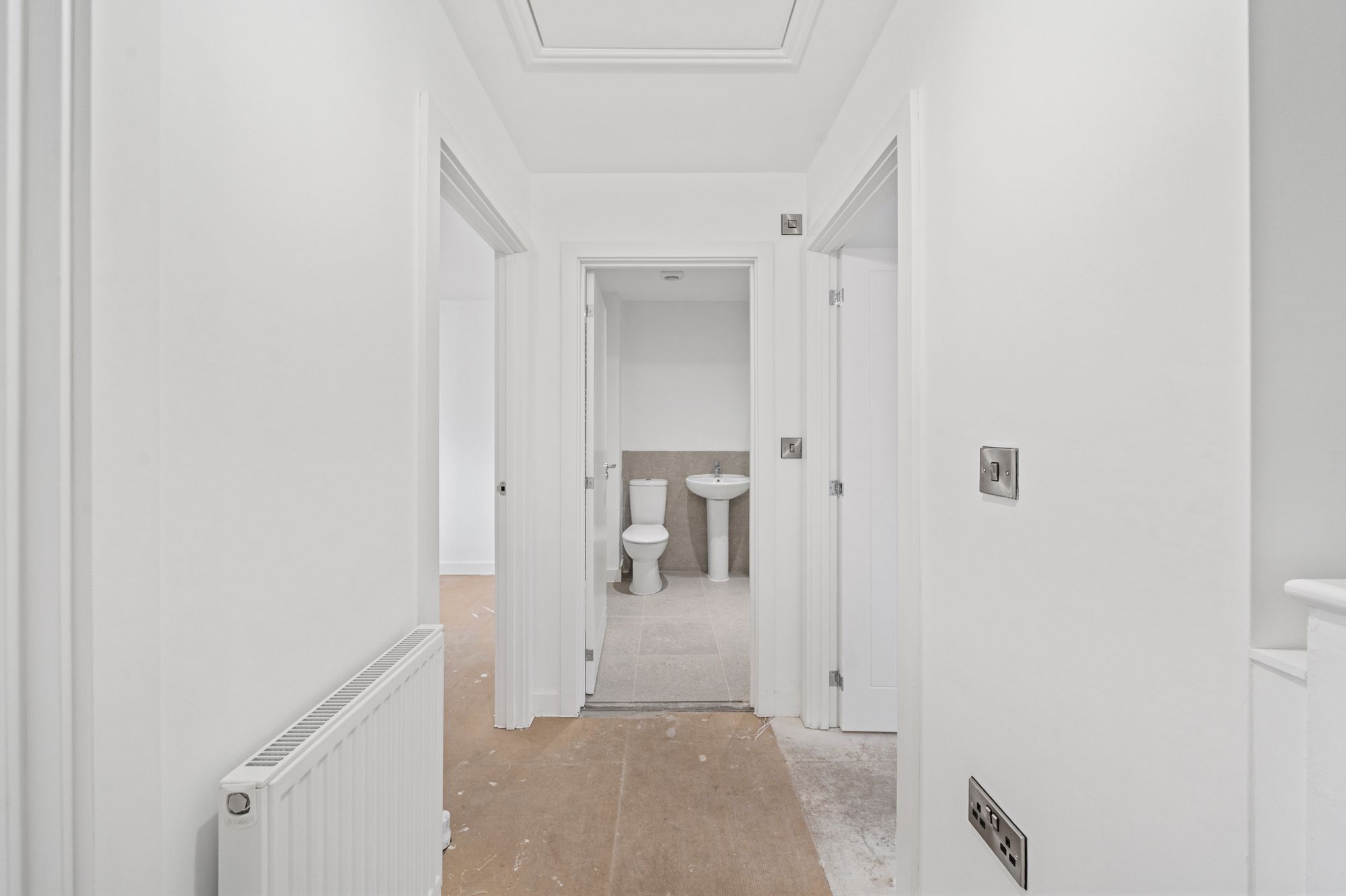 Halis Court, Hale Village, L24