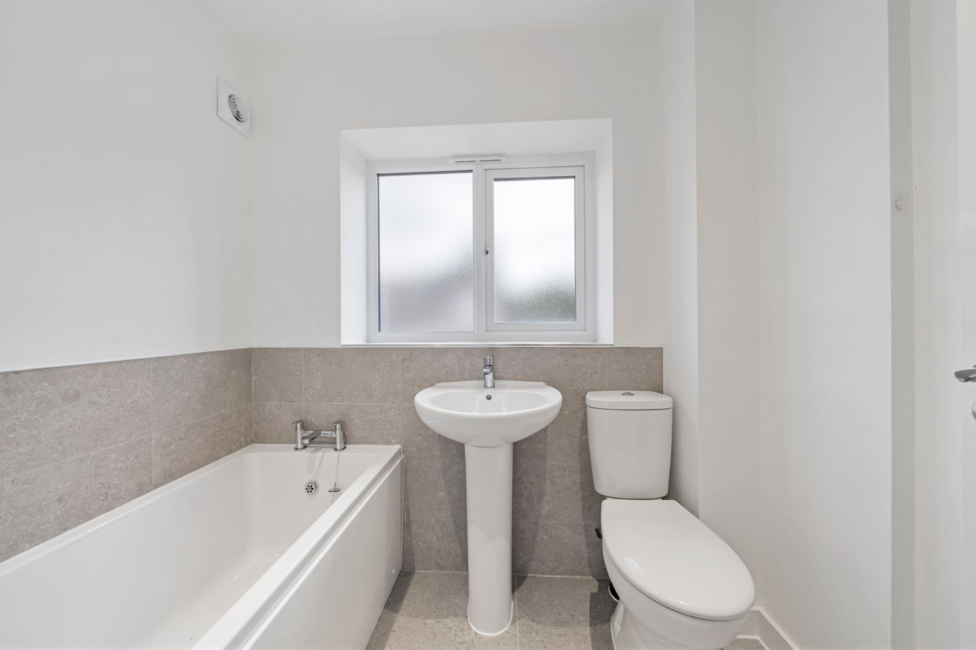 Halis Court, Hale Village, L24