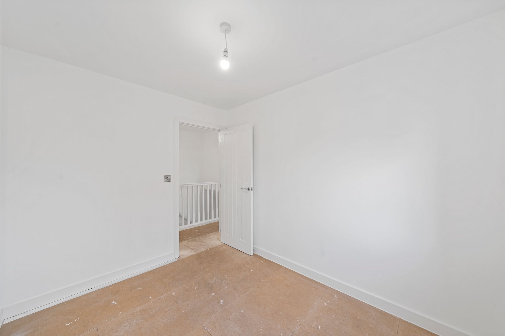 Halis Court, Hale Village, L24