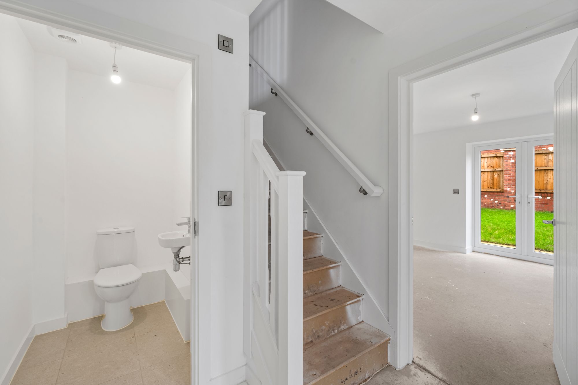 Halis Court, Hale Village, L24