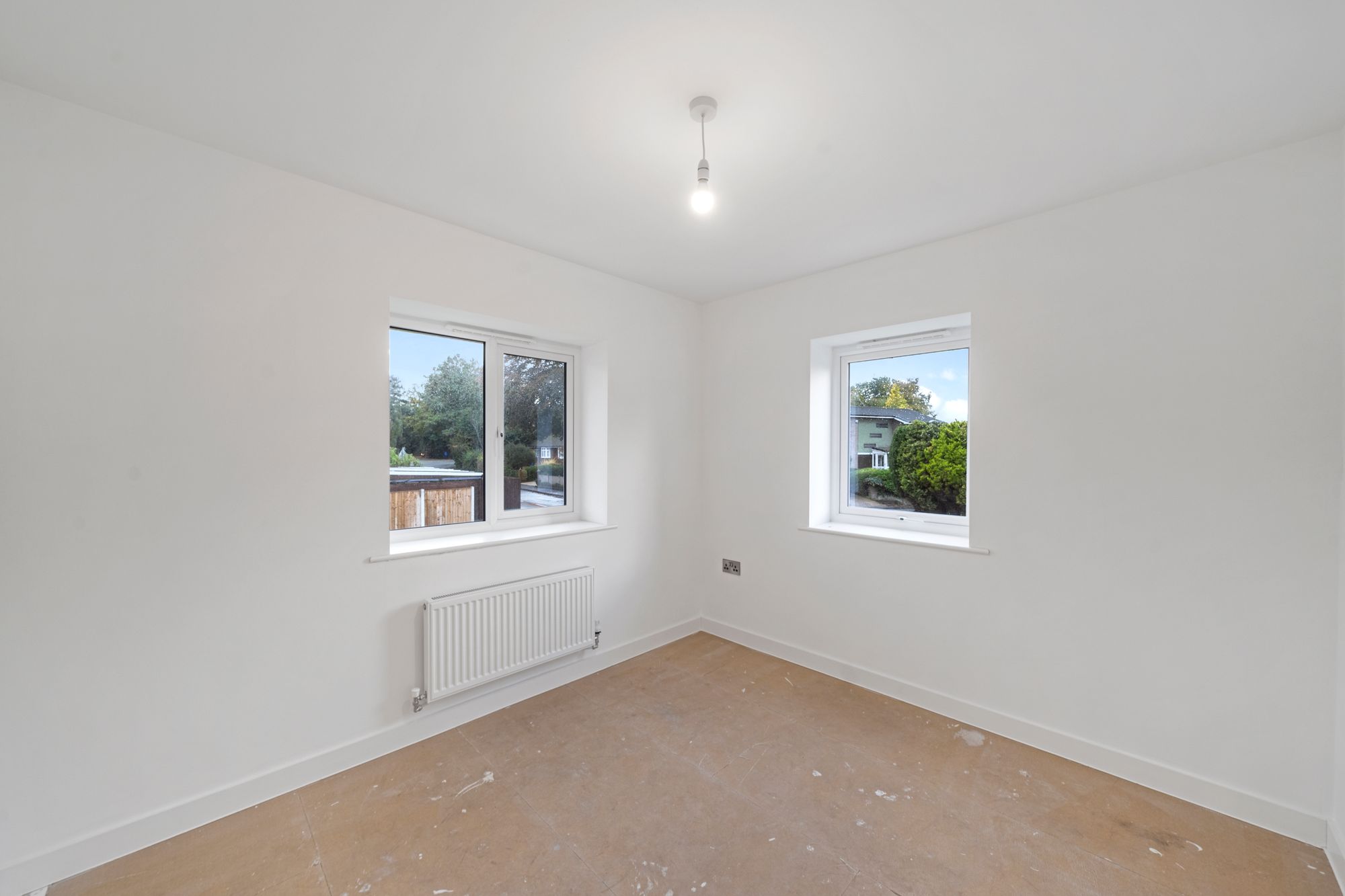 Halis Court, Hale Village, L24