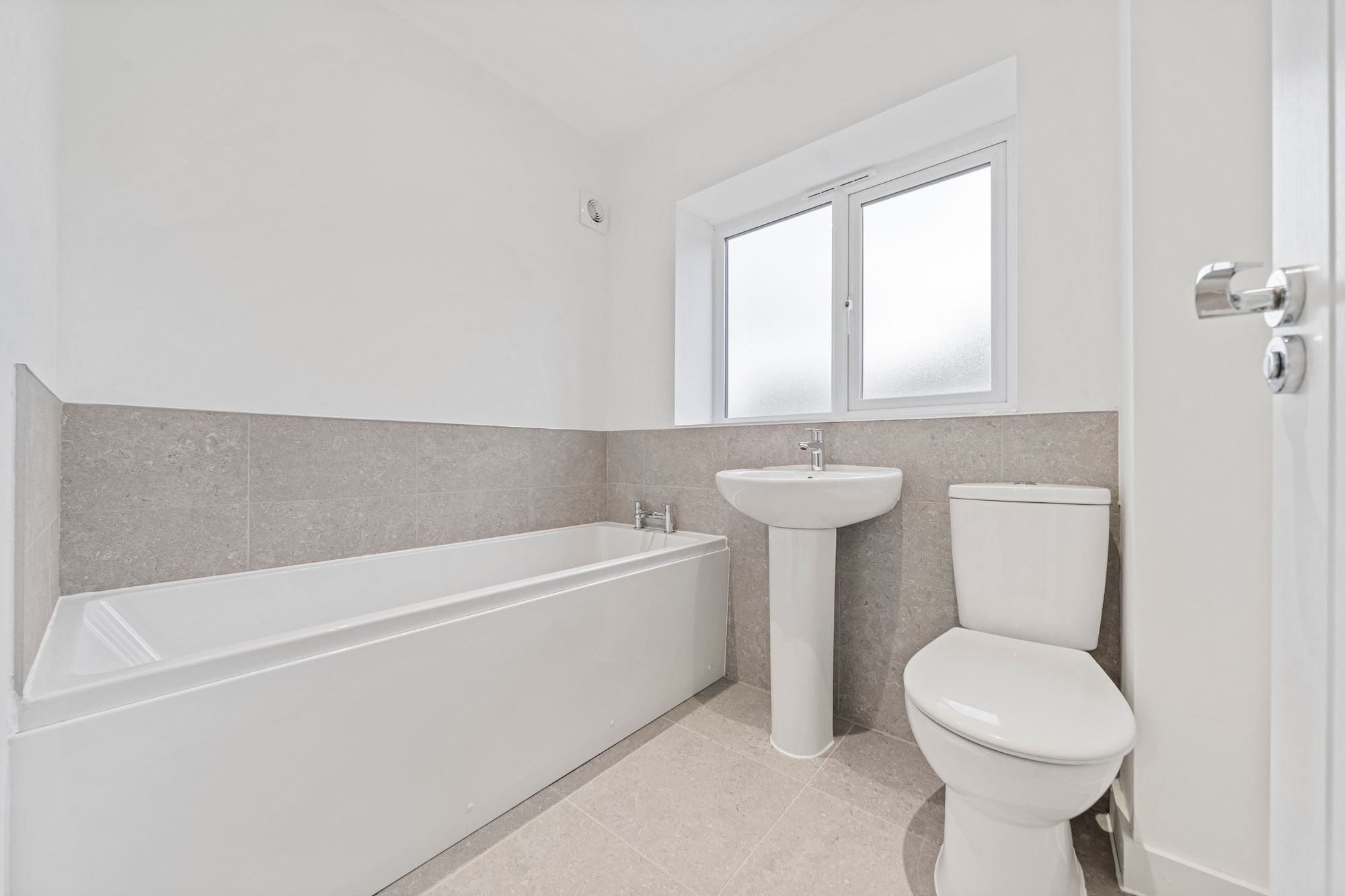 Halis Court, Hale Village, L24