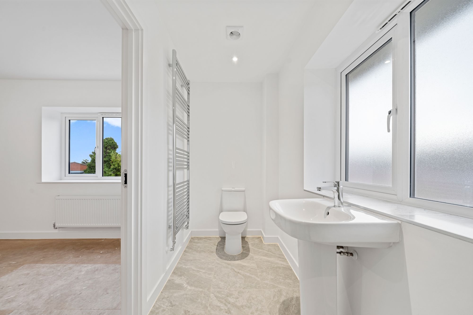 Halis Court, Hale Village, L24