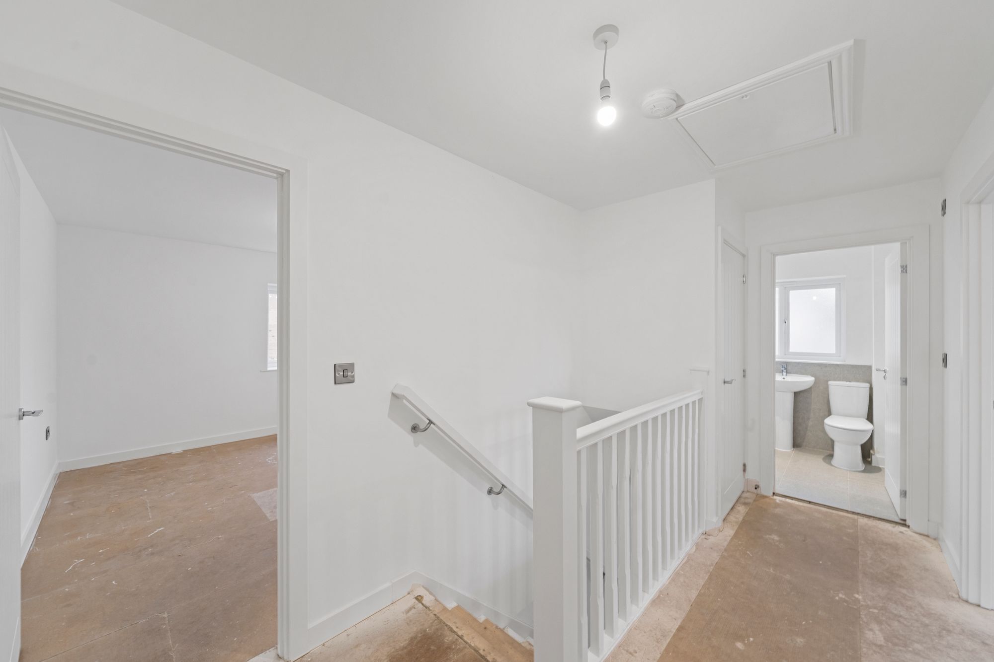 Halis Court, Hale Village, L24