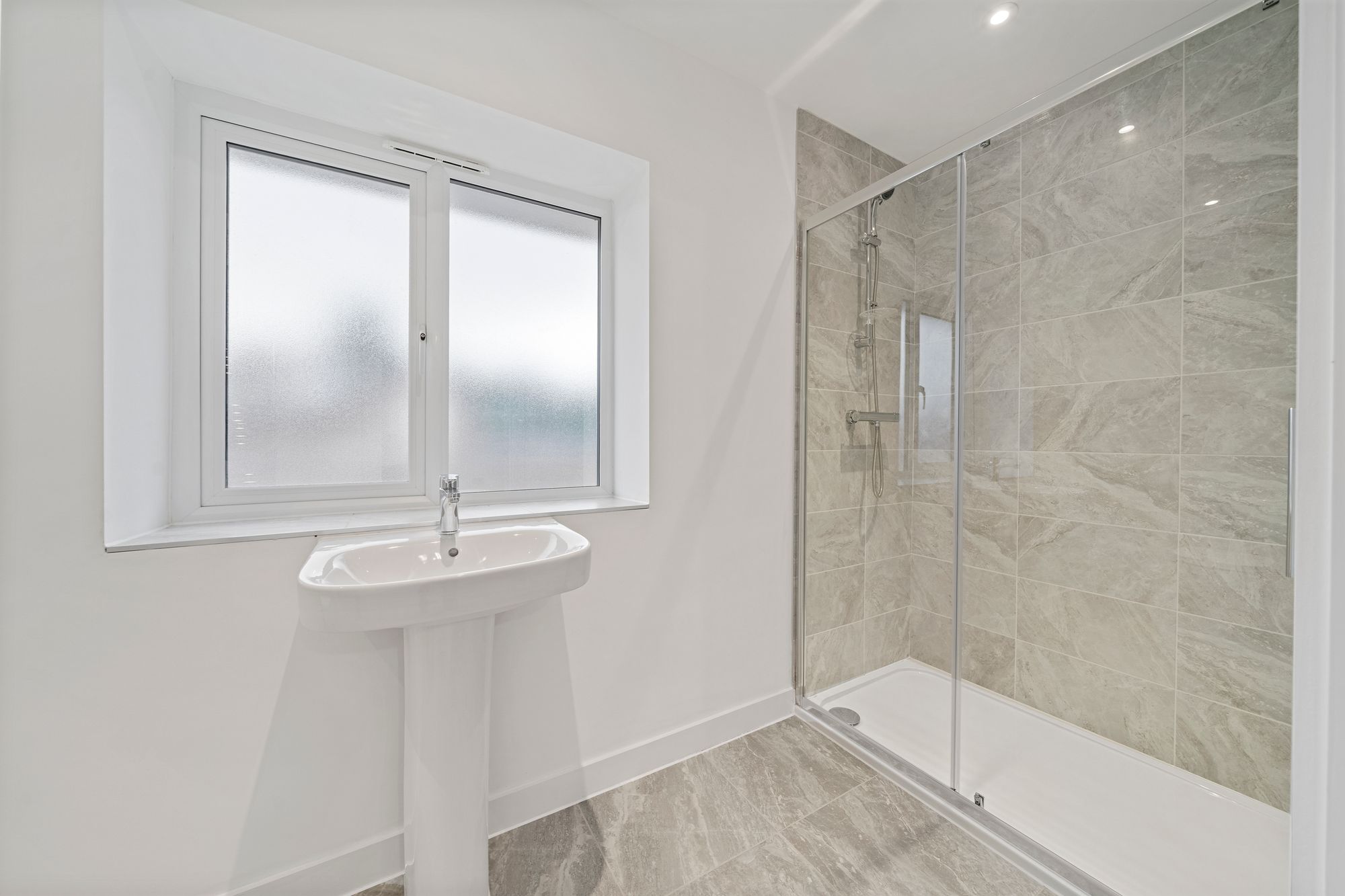 Halis Court, Hale Village, L24