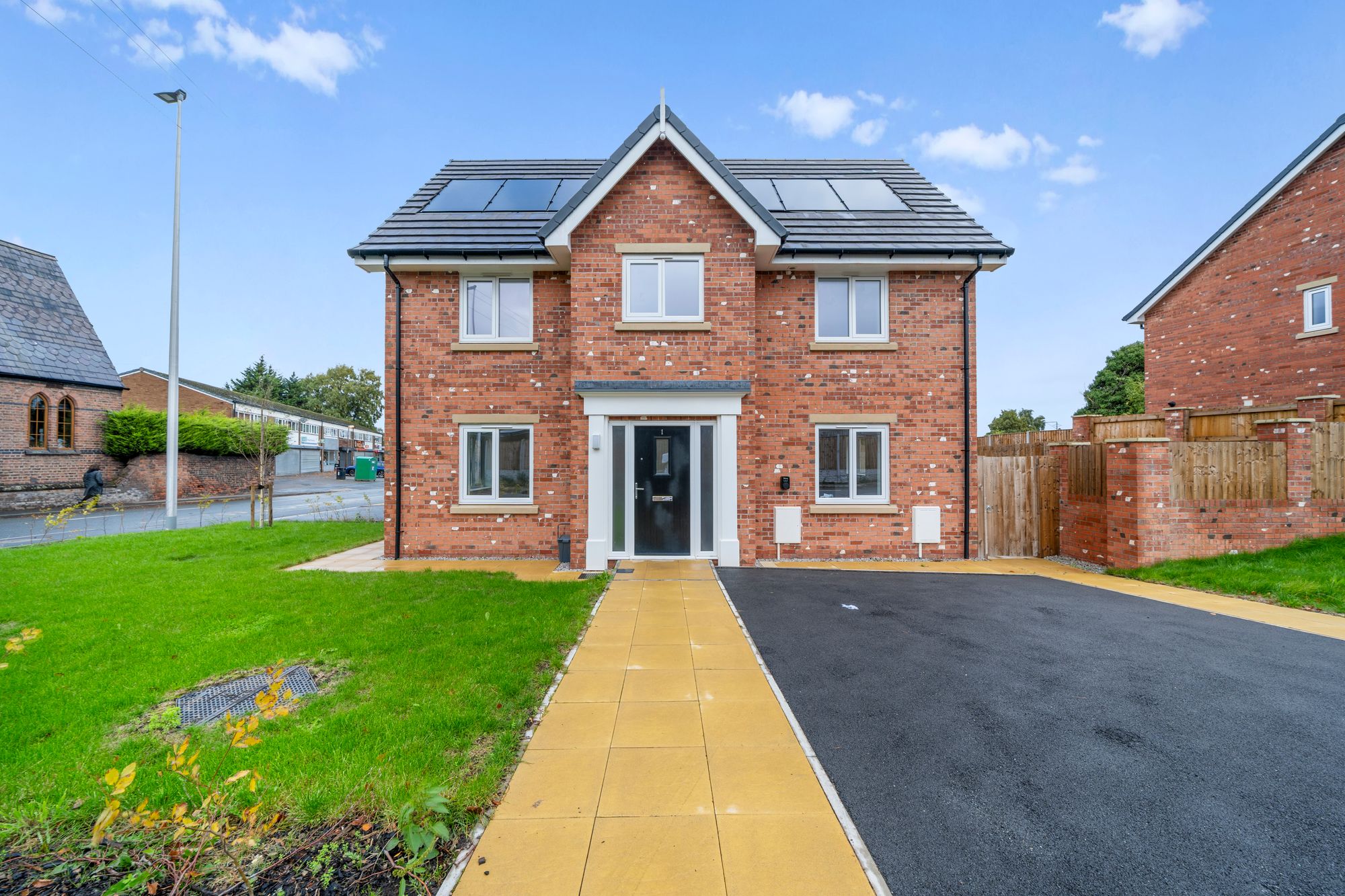Halis Court, Hale Village, L24