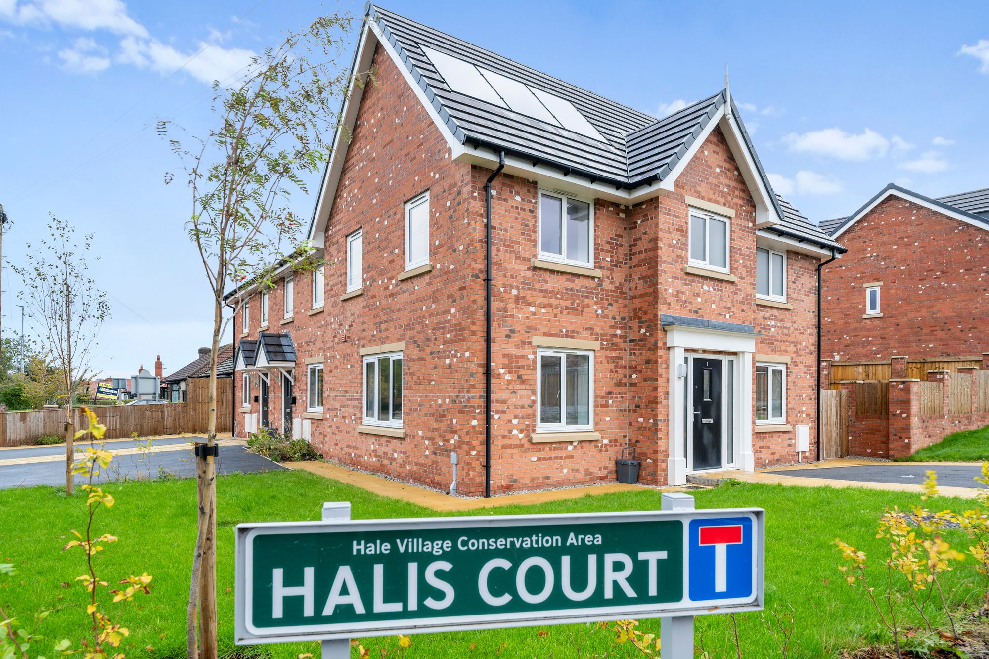 Halis Court, Hale Village, L24