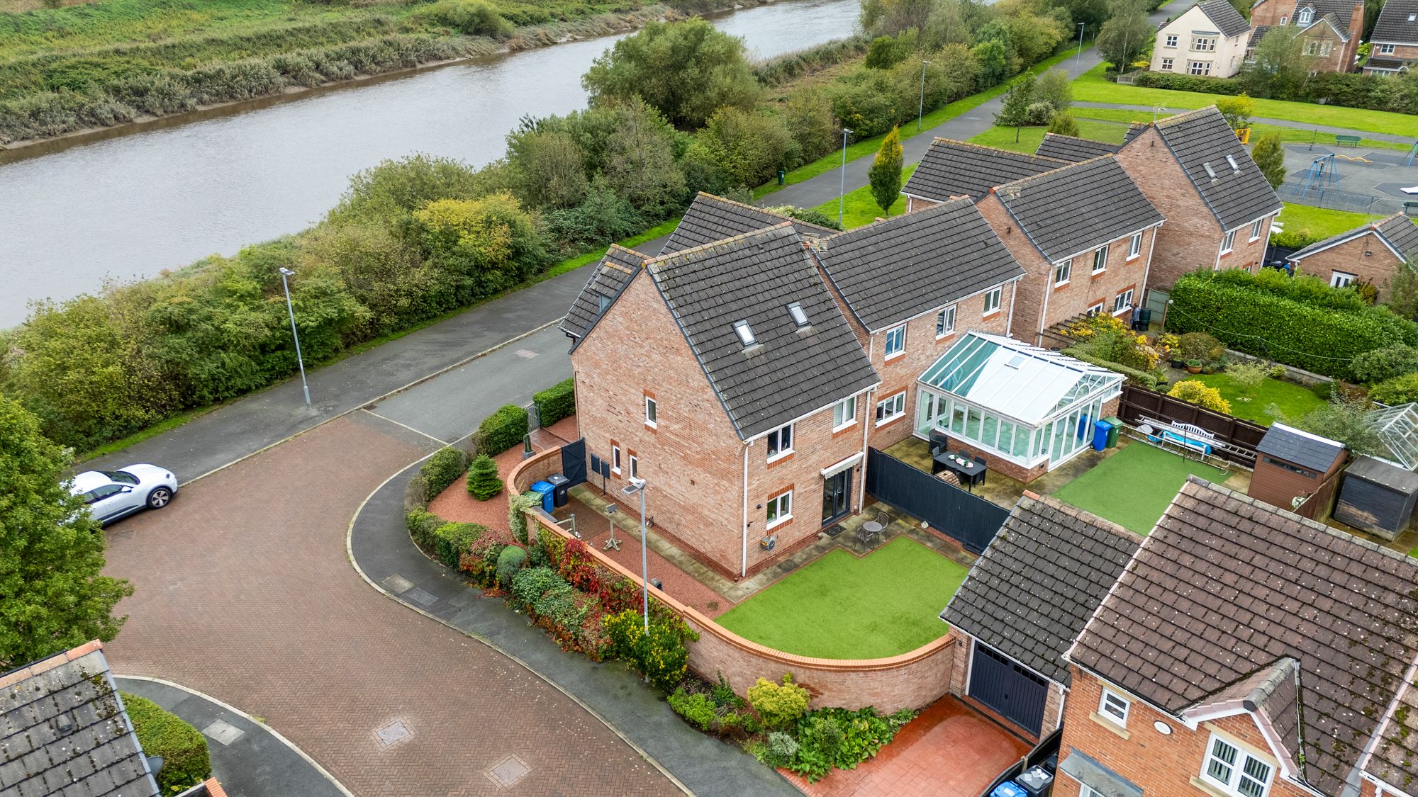 Honeysuckle Avenue, Warrington, WA5