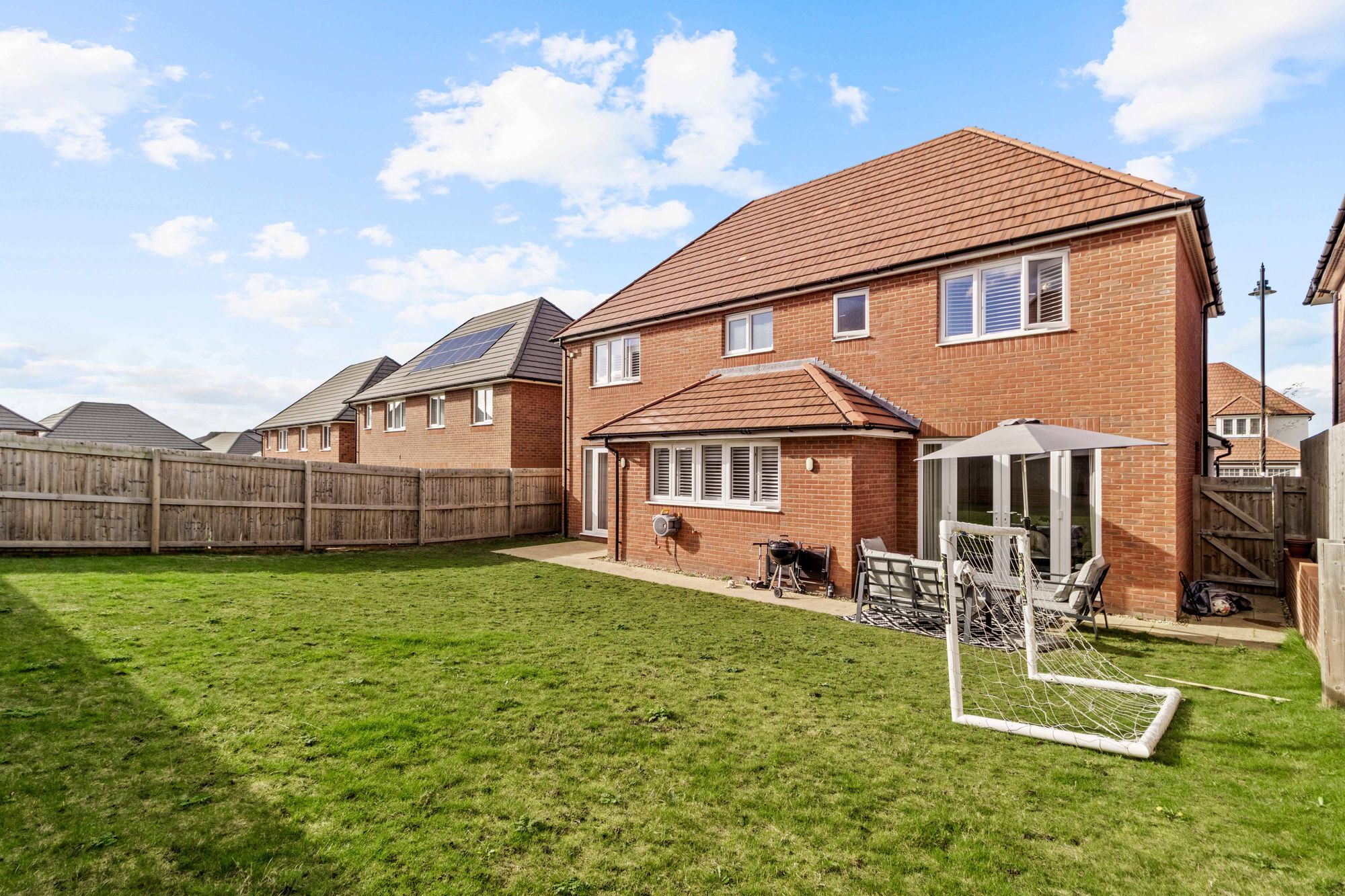Lurtin Way, Daresbury, WA4