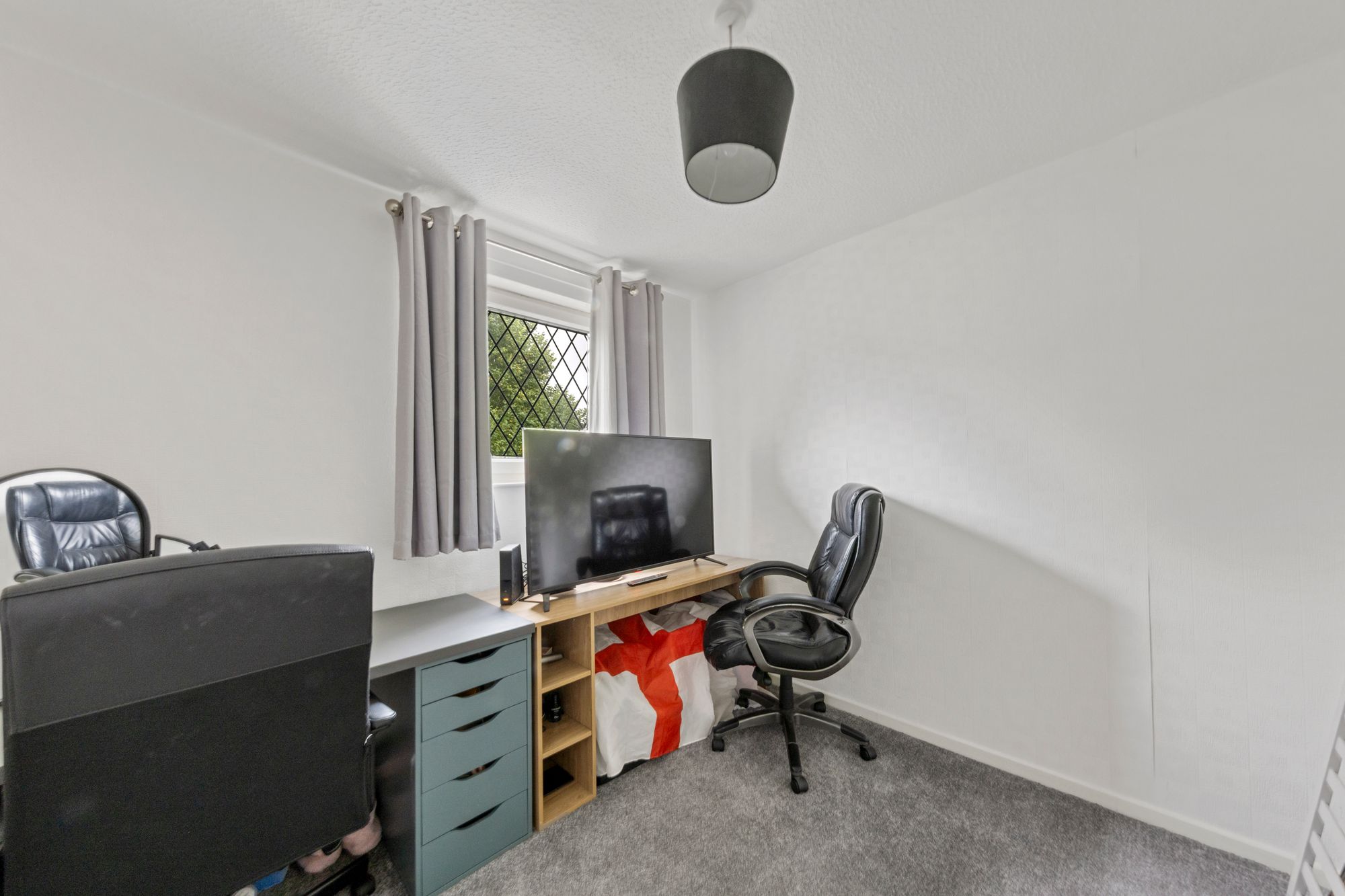 Strawberry Close, Birchwood, WA3