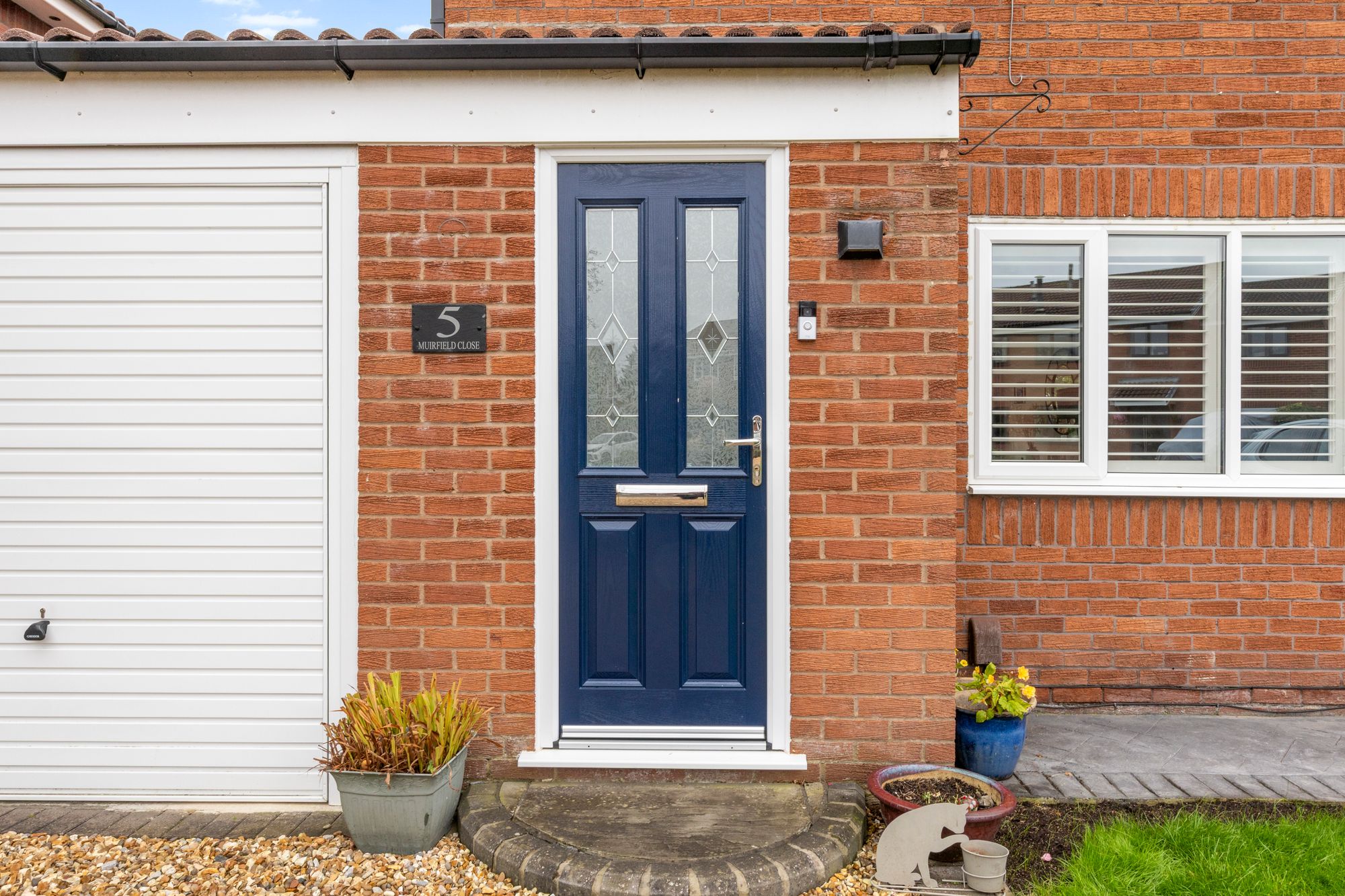 Muirfield Close, Fearnhead, WA2