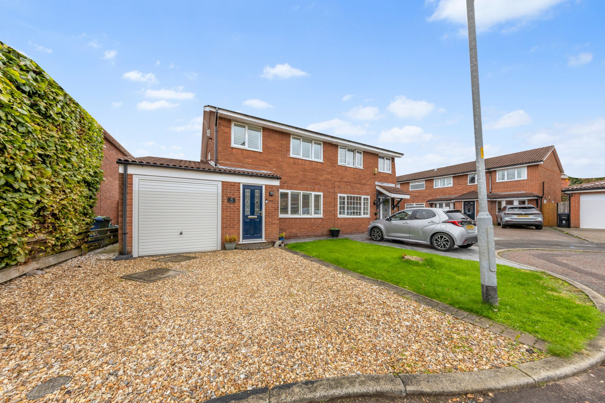Muirfield Close, Fearnhead, WA2