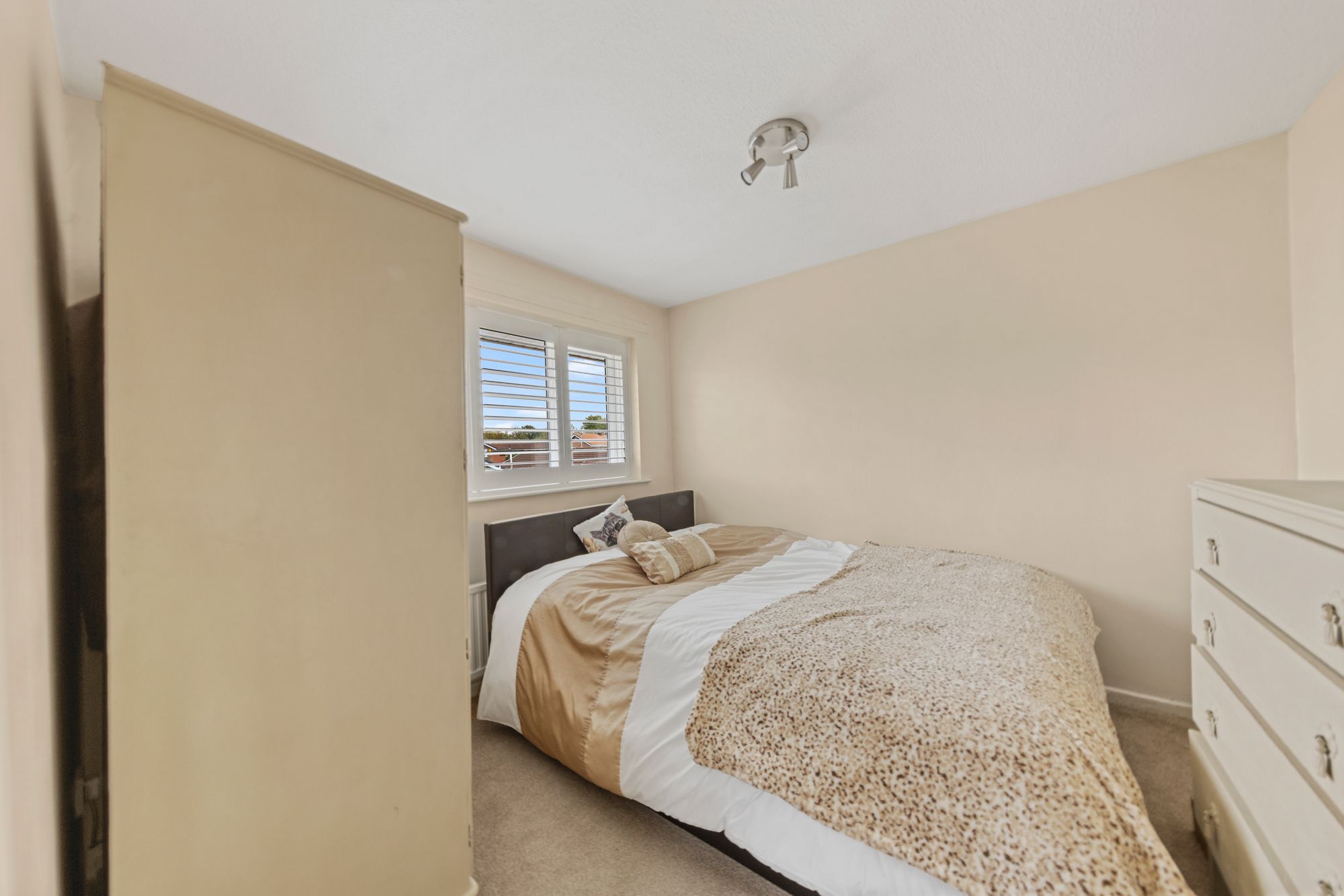 Muirfield Close, Fearnhead, WA2