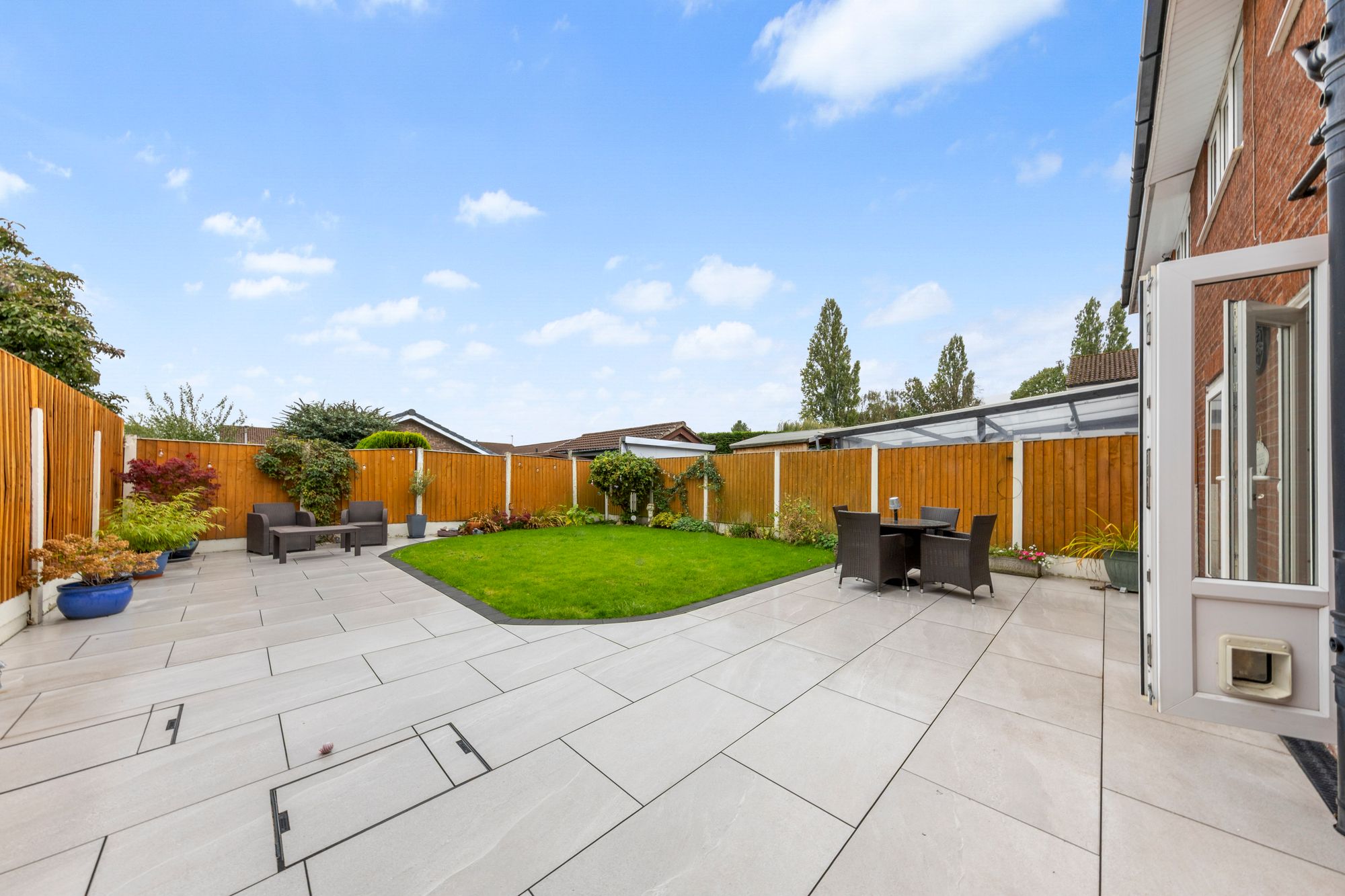 Muirfield Close, Fearnhead, WA2